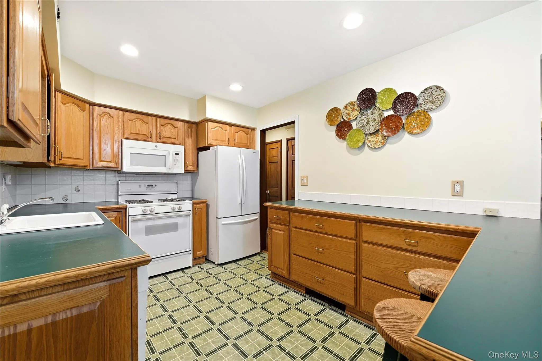 947 White Birch Lane, Hempstead, NY, 4 Bedrooms Bedrooms, 7 Rooms Rooms,2 BathroomsBathrooms,Residential,For Rent,White Birch,0,1055910 947 White Birch Lane, Hempstead, NY, 4 Bedrooms Bedrooms, 7 Rooms Rooms,2 BathroomsBathrooms,Residential,For Rent,White Birch,0,1055910