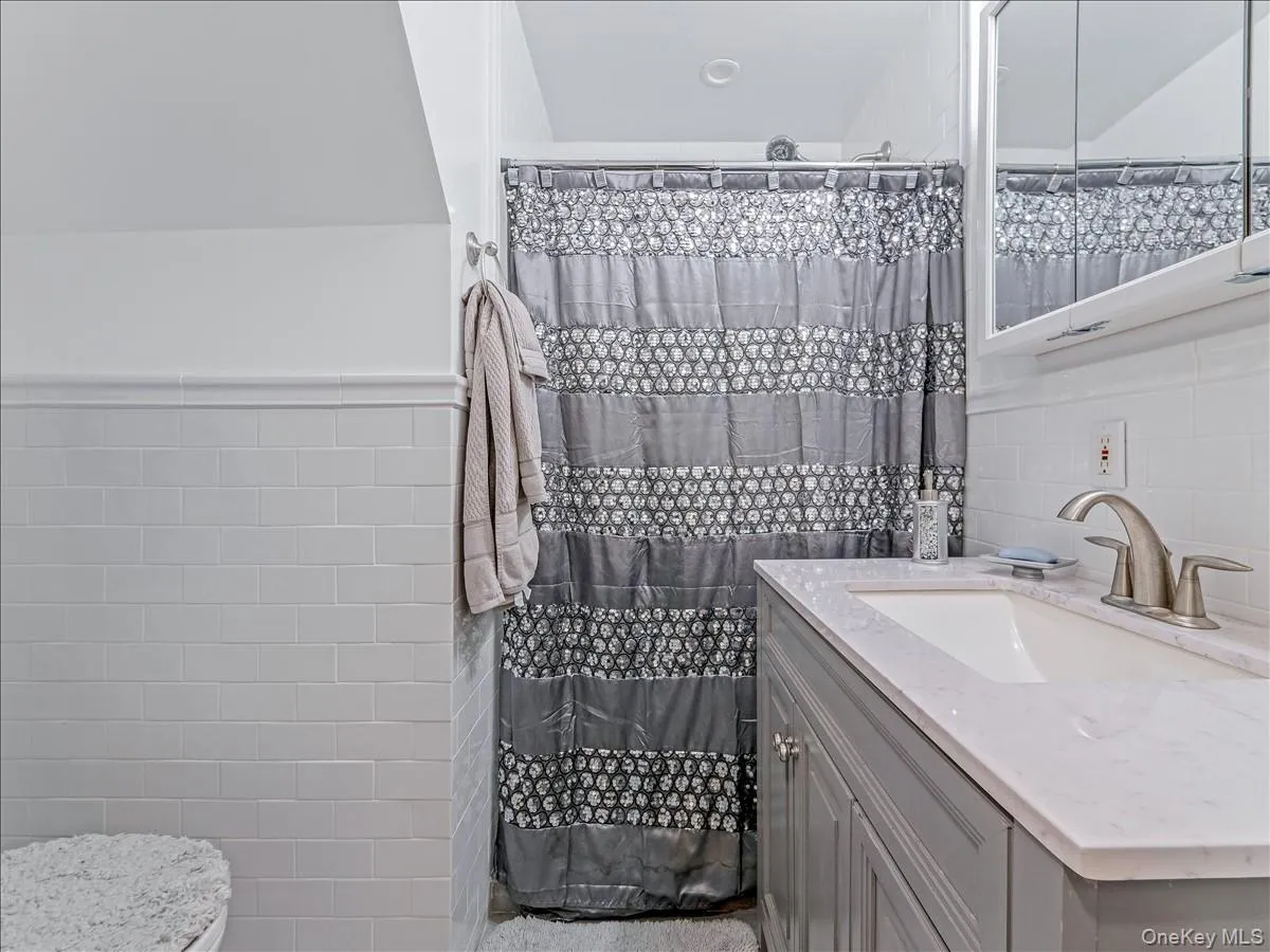 1559 Hering Avenue, New York, NY, 3 Bedrooms Bedrooms, 8 Rooms Rooms,Residential Lease,For Rent,Hering,0,1055912 1559 Hering Avenue, New York, NY, 3 Bedrooms Bedrooms, 8 Rooms Rooms,Residential Lease,For Rent,Hering,0,1055912