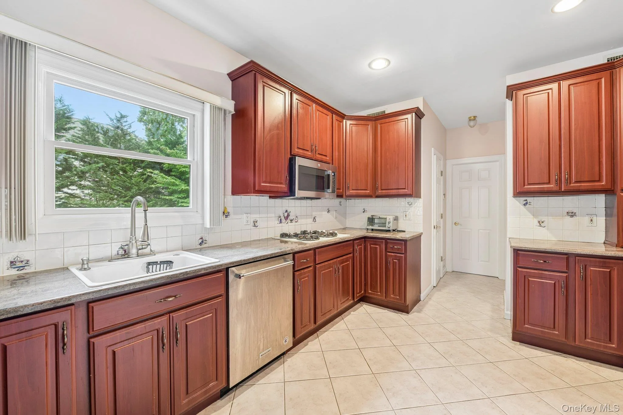 2175 Helene Avenue, Hempstead, NY, 4 Bedrooms Bedrooms, 8 Rooms Rooms,2 BathroomsBathrooms,Residential,For Rent,Helene,0,1055913 2175 Helene Avenue, Hempstead, NY, 4 Bedrooms Bedrooms, 8 Rooms Rooms,2 BathroomsBathrooms,Residential,For Rent,Helene,0,1055913