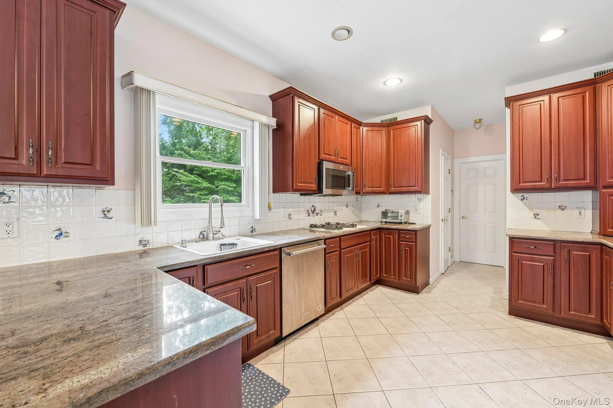2175 Helene Avenue, Hempstead, NY, 4 Bedrooms Bedrooms, 8 Rooms Rooms,2 BathroomsBathrooms,Residential,For Rent,Helene,0,1055913 2175 Helene Avenue, Hempstead, NY, 4 Bedrooms Bedrooms, 8 Rooms Rooms,2 BathroomsBathrooms,Residential,For Rent,Helene,0,1055913