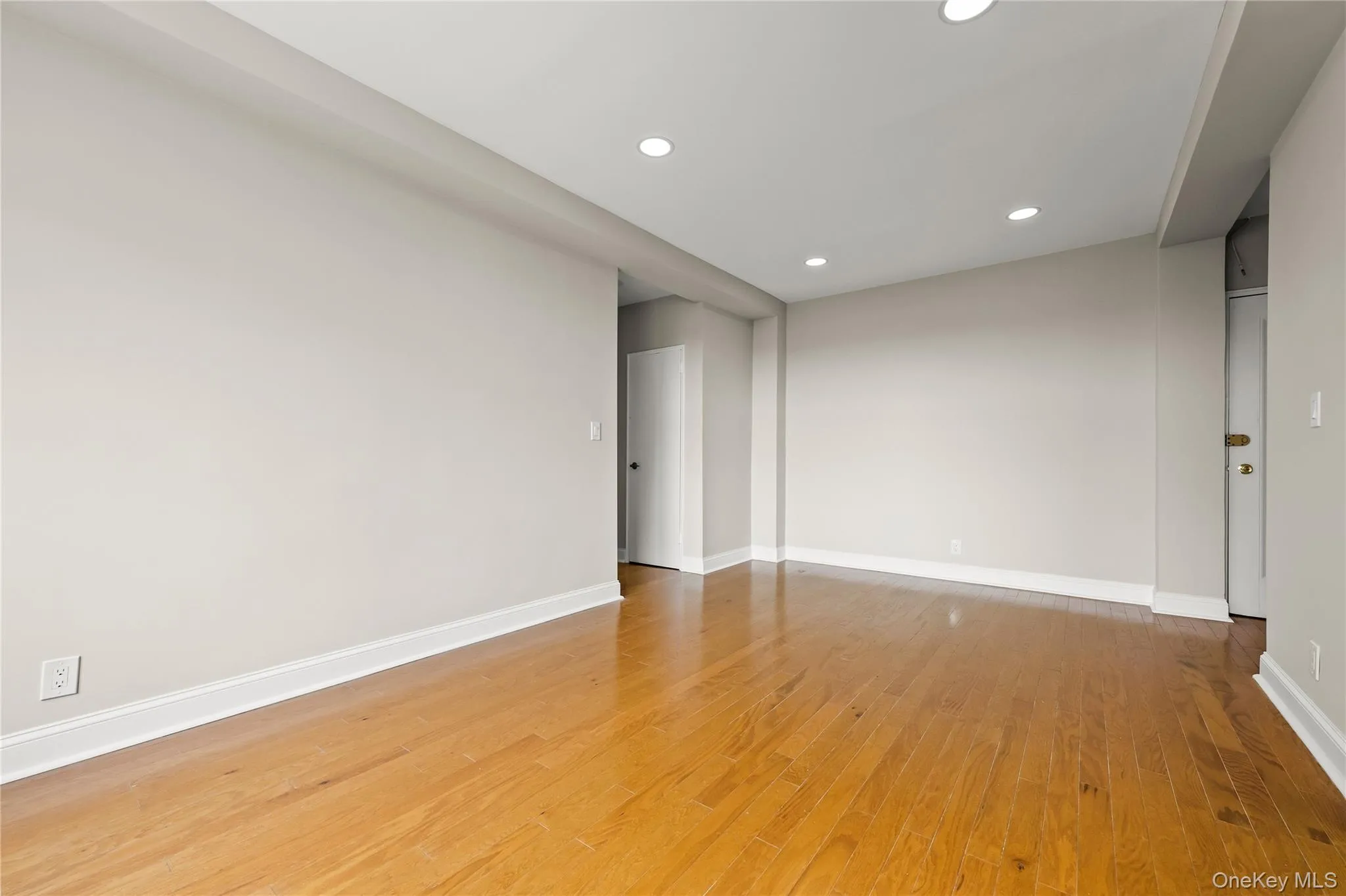 99-52 66th Rd, New York, NY, 4 Rooms Rooms,1 BathroomBathrooms,Residential,For Rent,66th Rd,0,1055921 99-52 66th Rd, New York, NY, 4 Rooms Rooms,1 BathroomBathrooms,Residential,For Rent,66th Rd,0,1055921
