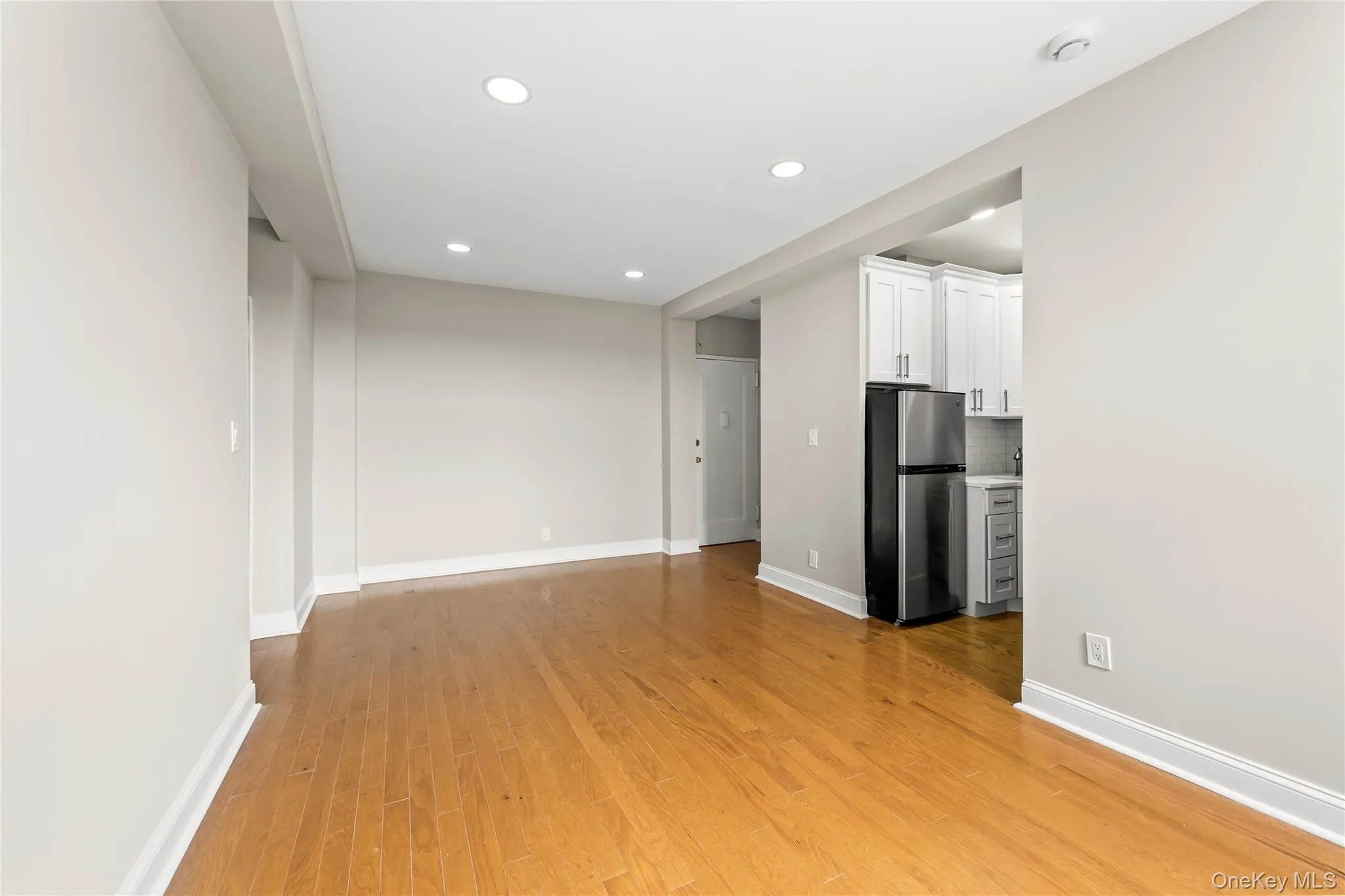 99-52 66th Rd, New York, NY, 4 Rooms Rooms,1 BathroomBathrooms,Residential,For Rent,66th Rd,0,1055921 99-52 66th Rd, New York, NY, 4 Rooms Rooms,1 BathroomBathrooms,Residential,For Rent,66th Rd,0,1055921
