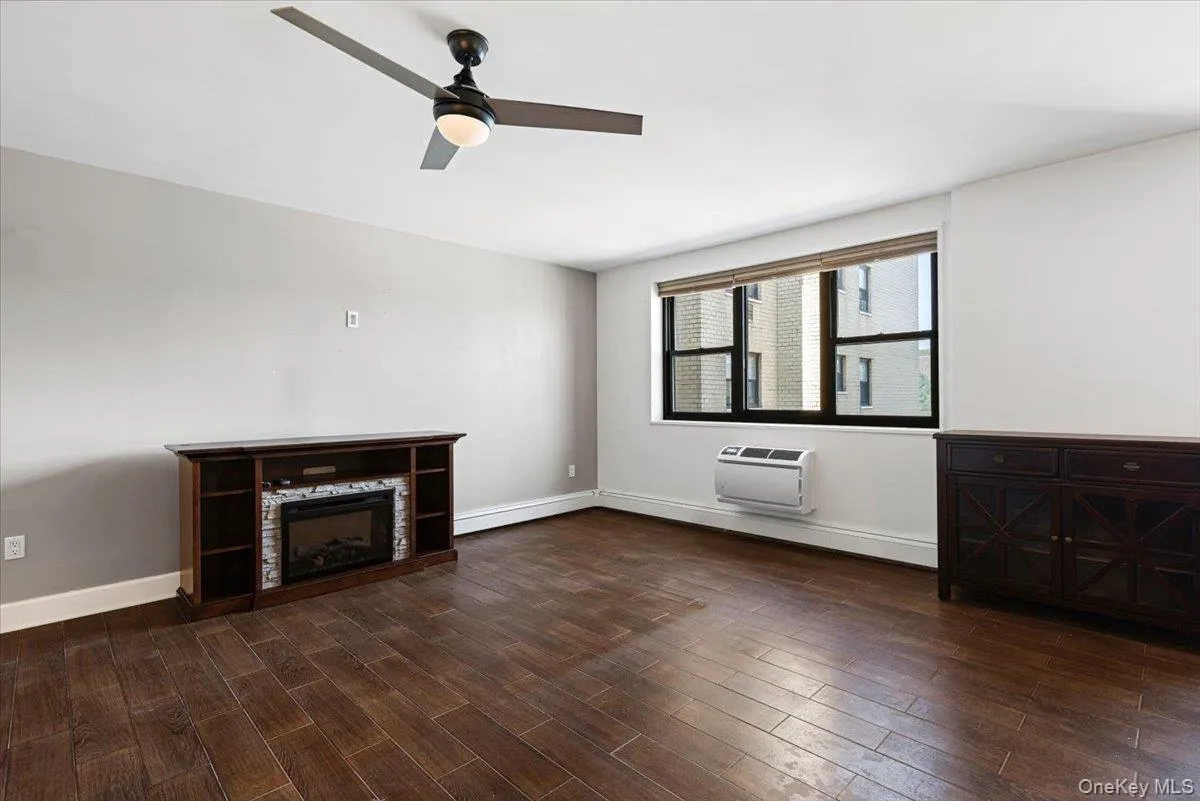 1085 Warburton Avenue, Yonkers, NY, 1 Bedroom Bedrooms, 4 Room Rooms,1 BathroomBathrooms,Residential Lease,For Rent,Warburton Avenue,0,1055925 1085 Warburton Avenue, Yonkers, NY, 1 Bedroom Bedrooms, 4 Room Rooms,1 BathroomBathrooms,Residential Lease,For Rent,Warburton Avenue,0,1055925
