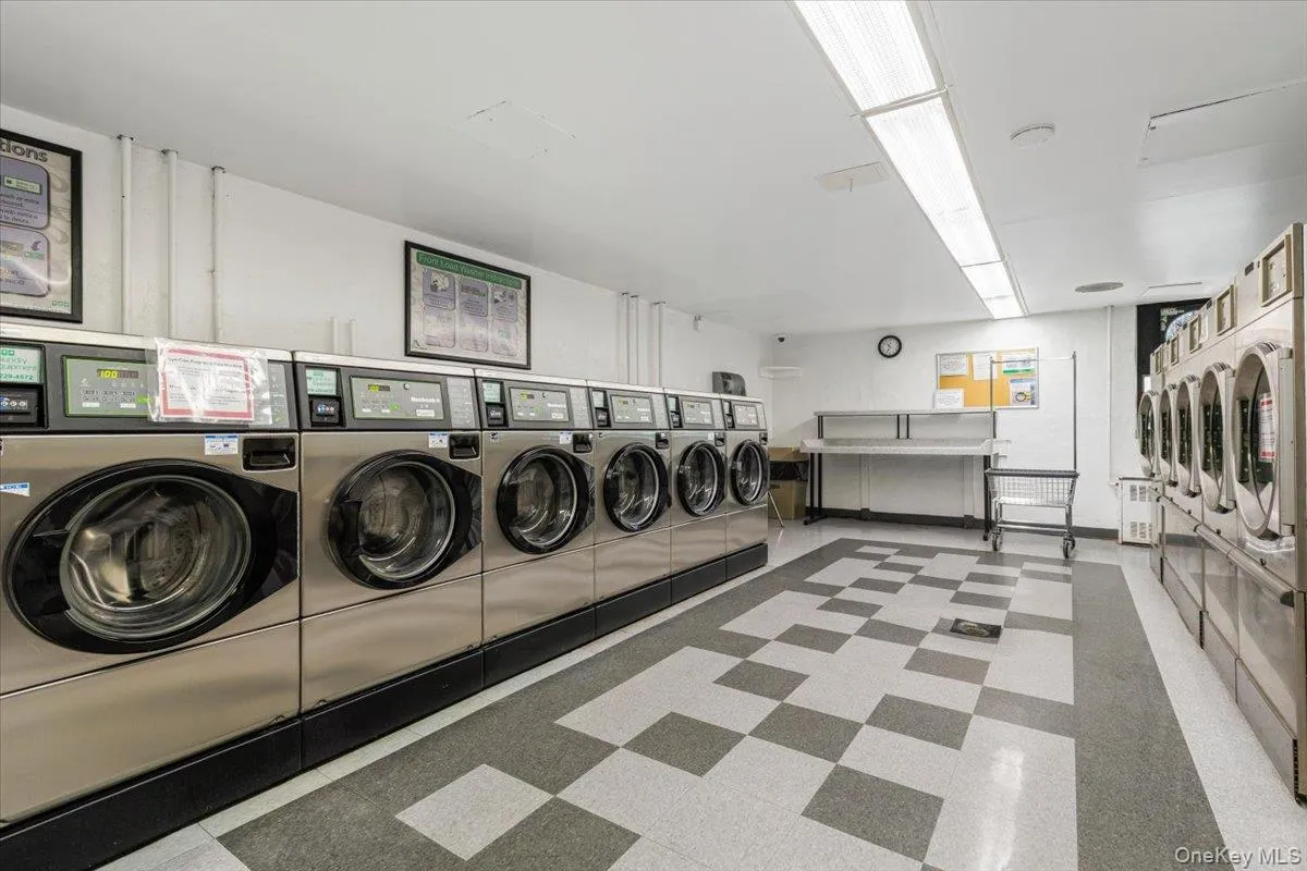 1085 Warburton Avenue, Yonkers, NY, 1 Bedroom Bedrooms, 4 Room Rooms,1 BathroomBathrooms,Residential Lease,For Rent,Warburton Avenue,0,1055925 1085 Warburton Avenue, Yonkers, NY, 1 Bedroom Bedrooms, 4 Room Rooms,1 BathroomBathrooms,Residential Lease,For Rent,Warburton Avenue,0,1055925