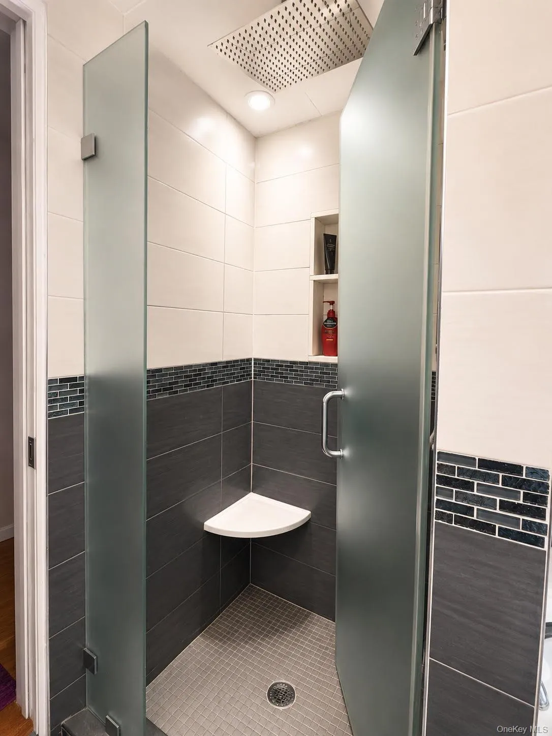 202-13 33rd Avenue, New York, NY, 3 Bedrooms Bedrooms, 5 Rooms Rooms,2 BathroomsBathrooms,Residential,For Rent,33rd,0,1055932 202-13 33rd Avenue, New York, NY, 3 Bedrooms Bedrooms, 5 Rooms Rooms,2 BathroomsBathrooms,Residential,For Rent,33rd,0,1055932