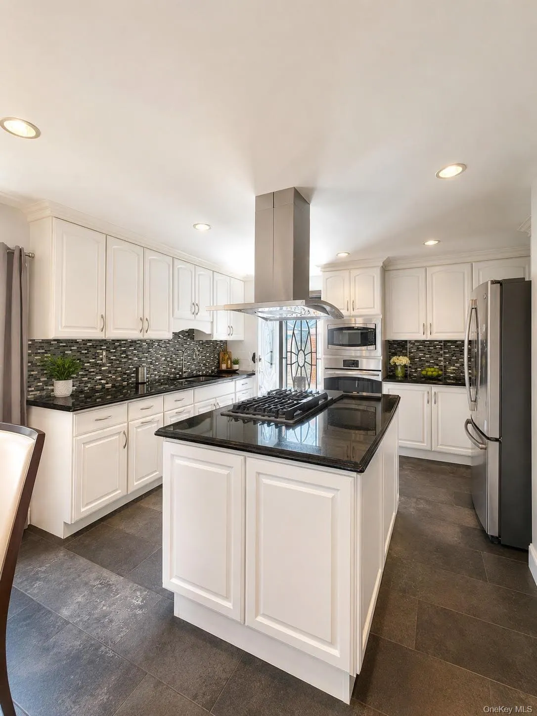 202-13 33rd Avenue, New York, NY, 3 Bedrooms Bedrooms, 5 Rooms Rooms,2 BathroomsBathrooms,Residential,For Rent,33rd,0,1055932 202-13 33rd Avenue, New York, NY, 3 Bedrooms Bedrooms, 5 Rooms Rooms,2 BathroomsBathrooms,Residential,For Rent,33rd,0,1055932