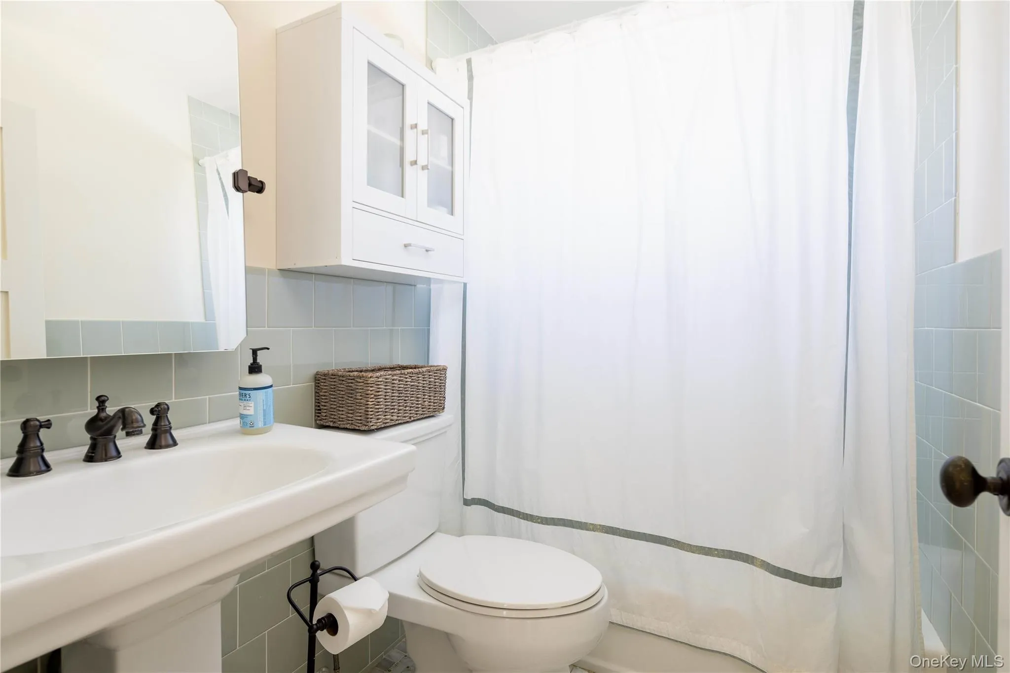 1600 Westview Drive, Southold, NY, 3 Bedrooms Bedrooms, 7 Rooms Rooms,3 BathroomsBathrooms,Residential,For Rent,Westview,0,1055937 1600 Westview Drive, Southold, NY, 3 Bedrooms Bedrooms, 7 Rooms Rooms,3 BathroomsBathrooms,Residential,For Rent,Westview,0,1055937