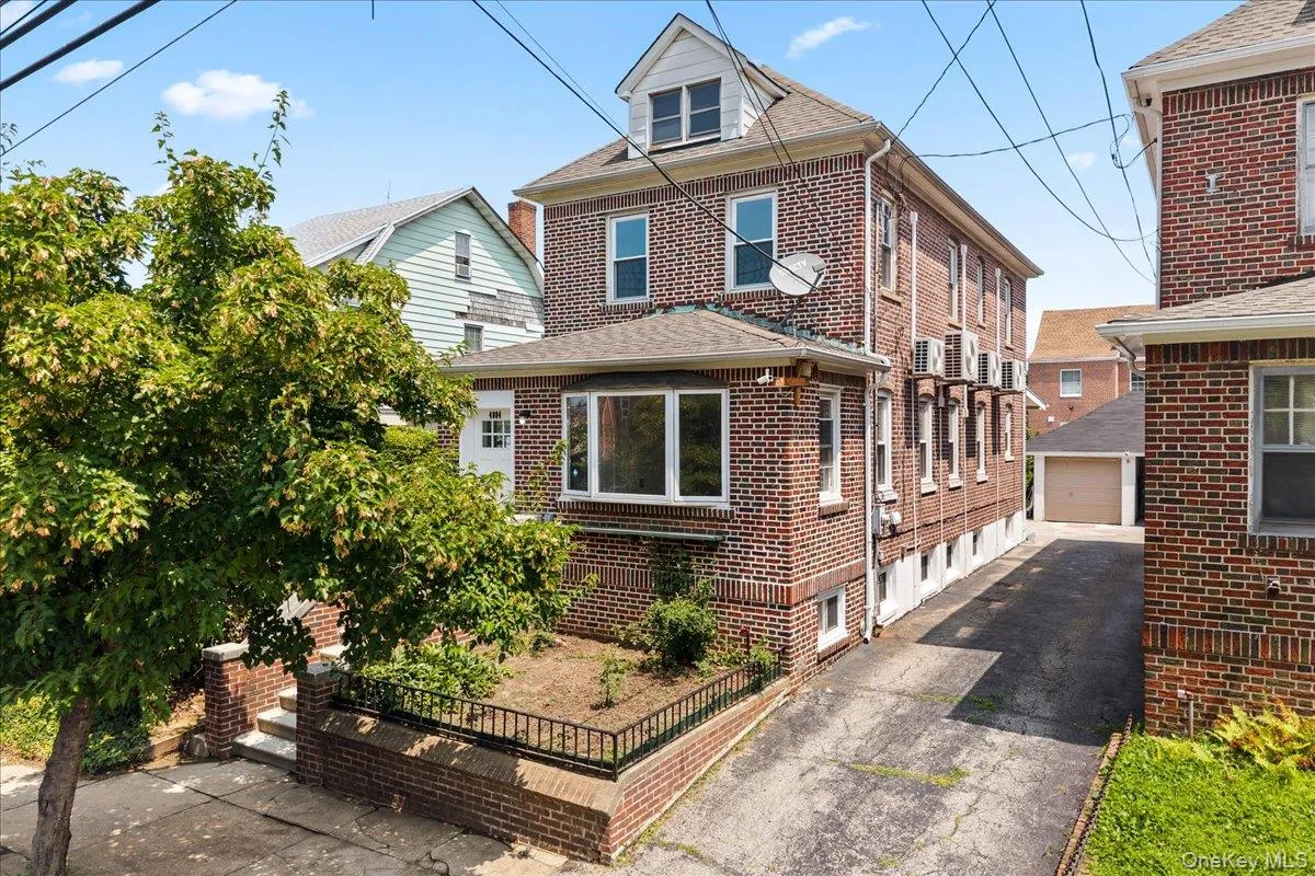 4084 Seton Avenue, New York, NY, 3 Bedrooms Bedrooms, 8 Rooms Rooms,3 BathroomsBathrooms,Residential,For Rent,Seton,0,1055939 4084 Seton Avenue, New York, NY, 3 Bedrooms Bedrooms, 8 Rooms Rooms,3 BathroomsBathrooms,Residential,For Rent,Seton,0,1055939