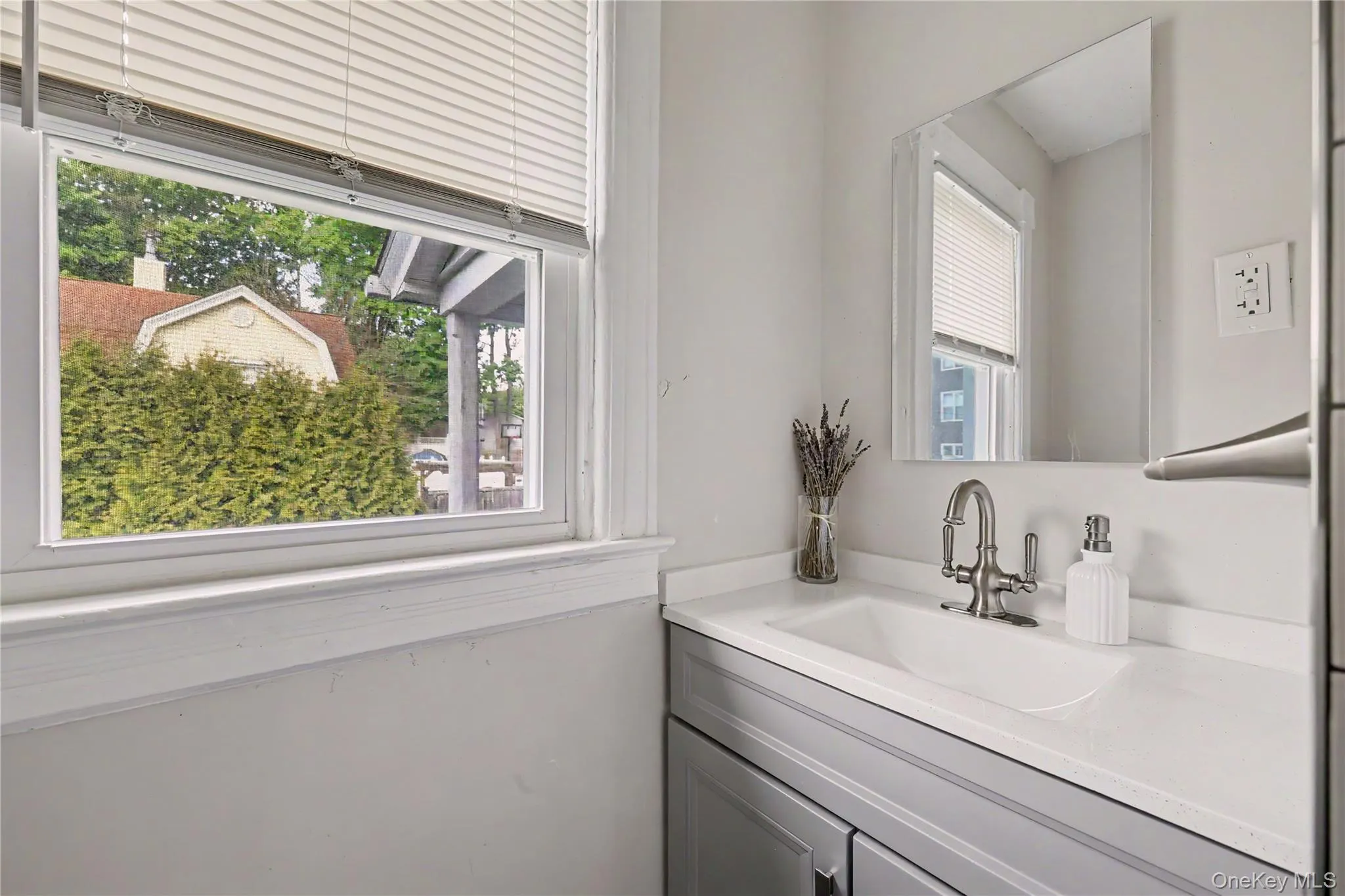 Full Bathroom Full Bathroom