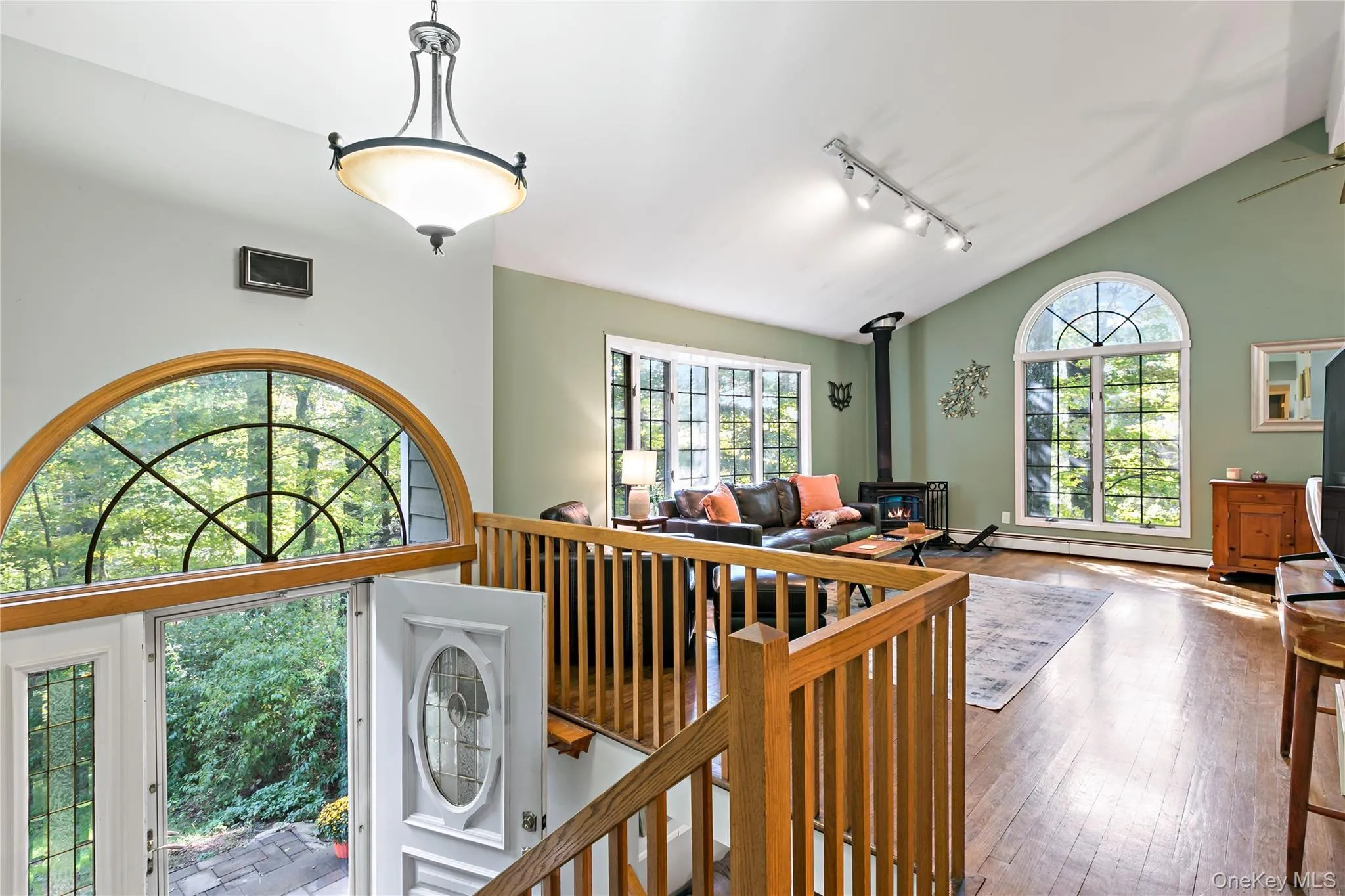 Dramatic front entrance hall. Dramatic front entrance hall.