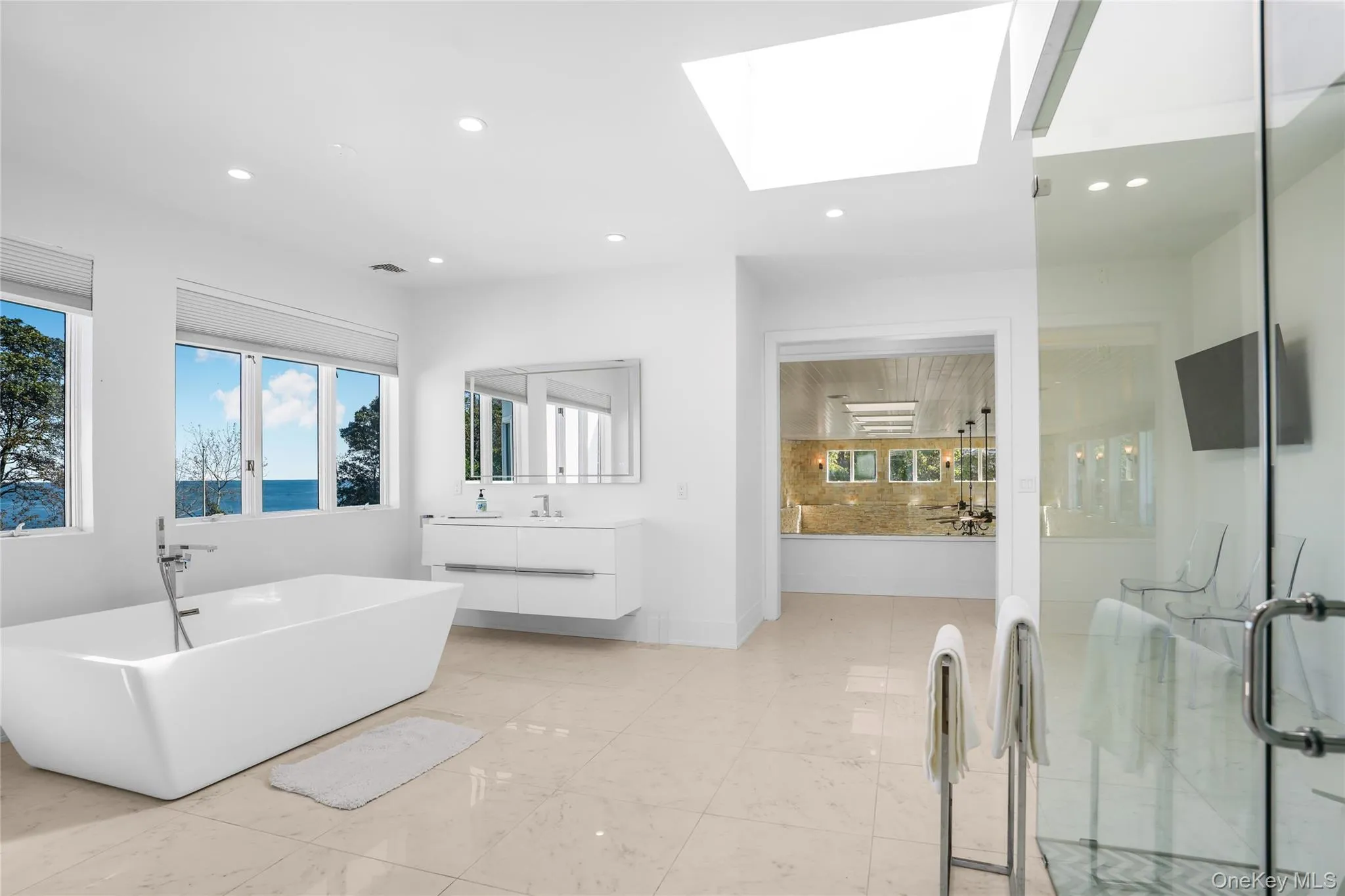 Bath with skylight Bath with skylight
