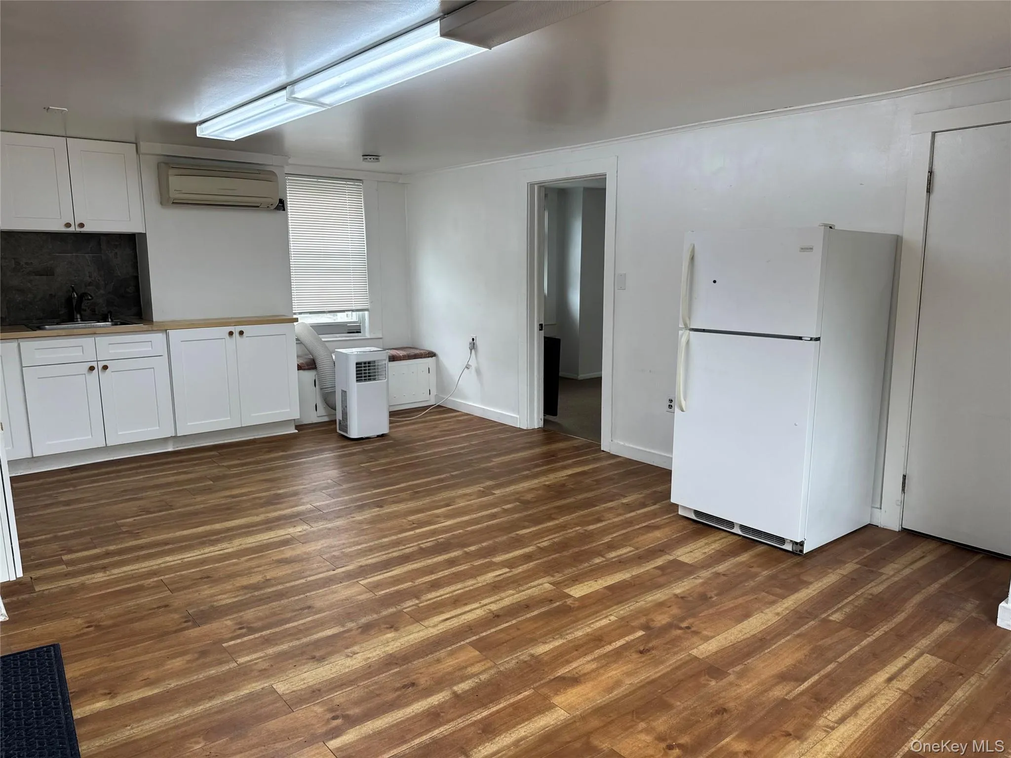 34 Hoffman Street, Poughkeepsie, NY, 1 Bedroom Bedrooms, 3 Rooms Rooms,1 BathroomBathrooms,Residential Lease,For Rent,Hoffman,0,1056006 34 Hoffman Street, Poughkeepsie, NY, 1 Bedroom Bedrooms, 3 Rooms Rooms,1 BathroomBathrooms,Residential Lease,For Rent,Hoffman,0,1056006