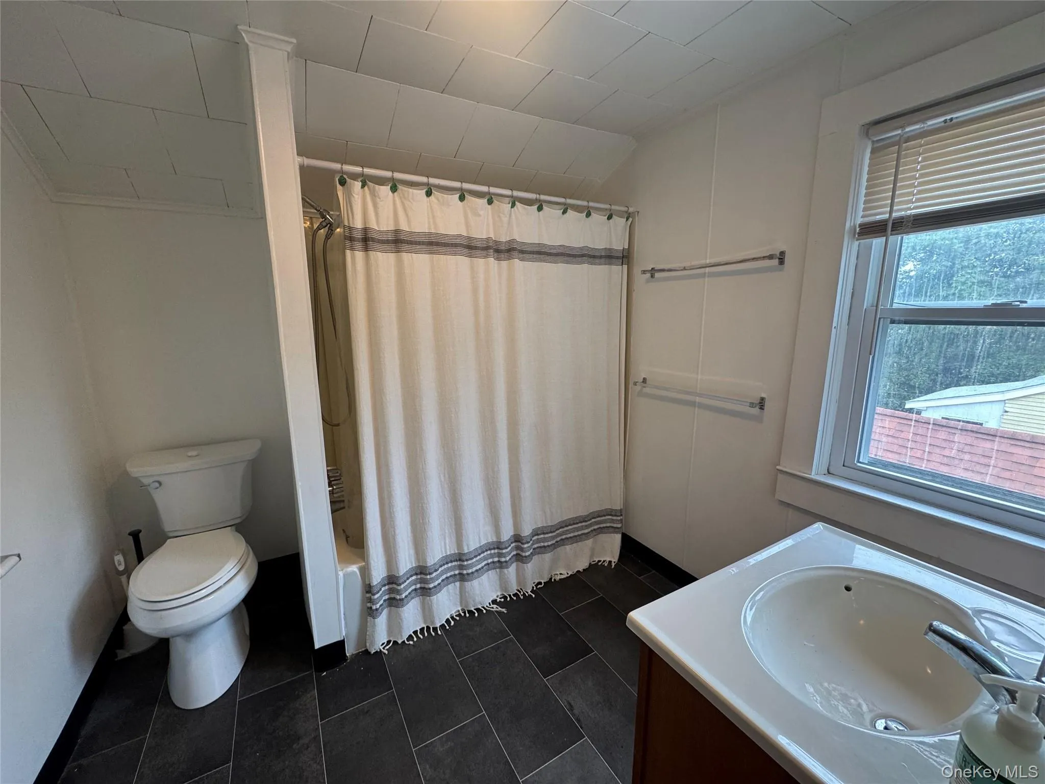 34 Hoffman Street, Poughkeepsie, NY, 1 Bedroom Bedrooms, 3 Rooms Rooms,1 BathroomBathrooms,Residential Lease,For Rent,Hoffman,0,1056006 34 Hoffman Street, Poughkeepsie, NY, 1 Bedroom Bedrooms, 3 Rooms Rooms,1 BathroomBathrooms,Residential Lease,For Rent,Hoffman,0,1056006