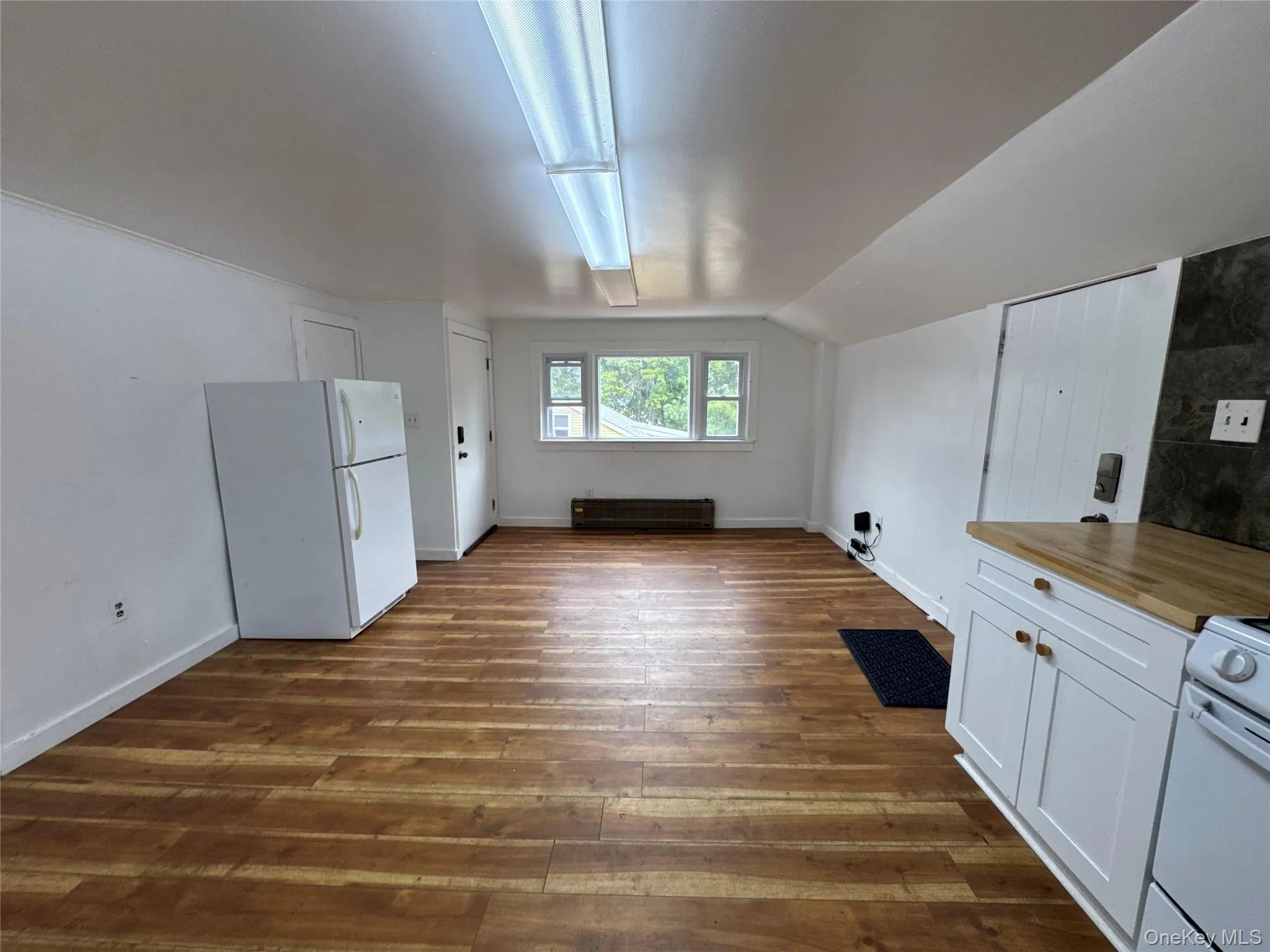 34 Hoffman Street, Poughkeepsie, NY, 1 Bedroom Bedrooms, 3 Rooms Rooms,1 BathroomBathrooms,Residential Lease,For Rent,Hoffman,0,1056006 34 Hoffman Street, Poughkeepsie, NY, 1 Bedroom Bedrooms, 3 Rooms Rooms,1 BathroomBathrooms,Residential Lease,For Rent,Hoffman,0,1056006