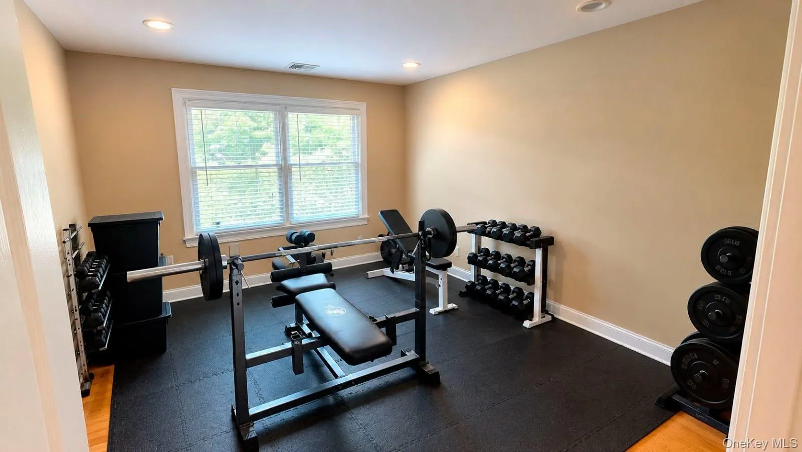 3 Cleveland Street, Smithtown, NY, 5 Bedrooms Bedrooms, 8 Rooms Rooms,3 BathroomsBathrooms,Residential Lease,For Rent,Cleveland,0,1056016 3 Cleveland Street, Smithtown, NY, 5 Bedrooms Bedrooms, 8 Rooms Rooms,3 BathroomsBathrooms,Residential Lease,For Rent,Cleveland,0,1056016