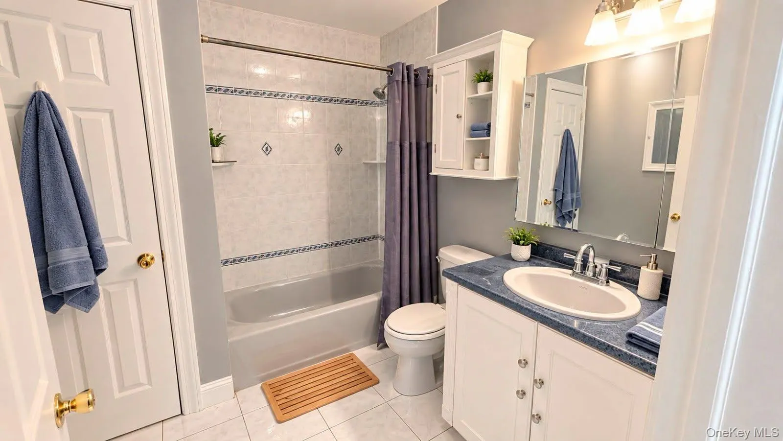 3 Cleveland Street, Smithtown, NY, 5 Bedrooms Bedrooms, 8 Rooms Rooms,3 BathroomsBathrooms,Residential Lease,For Rent,Cleveland,0,1056016 3 Cleveland Street, Smithtown, NY, 5 Bedrooms Bedrooms, 8 Rooms Rooms,3 BathroomsBathrooms,Residential Lease,For Rent,Cleveland,0,1056016