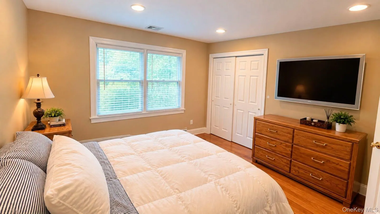3 Cleveland Street, Smithtown, NY, 5 Bedrooms Bedrooms, 8 Rooms Rooms,3 BathroomsBathrooms,Residential Lease,For Rent,Cleveland,0,1056016 3 Cleveland Street, Smithtown, NY, 5 Bedrooms Bedrooms, 8 Rooms Rooms,3 BathroomsBathrooms,Residential Lease,For Rent,Cleveland,0,1056016