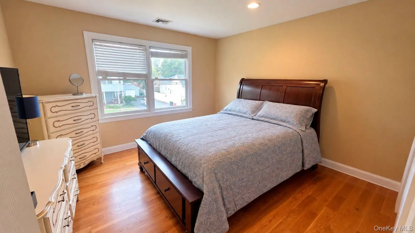3 Cleveland Street, Smithtown, NY, 5 Bedrooms Bedrooms, 8 Rooms Rooms,3 BathroomsBathrooms,Residential Lease,For Rent,Cleveland,0,1056016 3 Cleveland Street, Smithtown, NY, 5 Bedrooms Bedrooms, 8 Rooms Rooms,3 BathroomsBathrooms,Residential Lease,For Rent,Cleveland,0,1056016