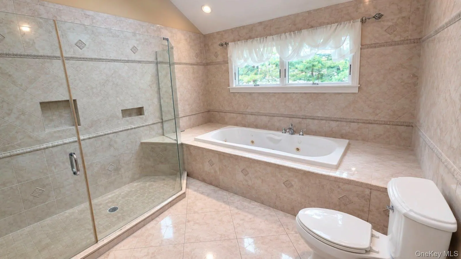 3 Cleveland Street, Smithtown, NY, 5 Bedrooms Bedrooms, 8 Rooms Rooms,3 BathroomsBathrooms,Residential Lease,For Rent,Cleveland,0,1056016 3 Cleveland Street, Smithtown, NY, 5 Bedrooms Bedrooms, 8 Rooms Rooms,3 BathroomsBathrooms,Residential Lease,For Rent,Cleveland,0,1056016