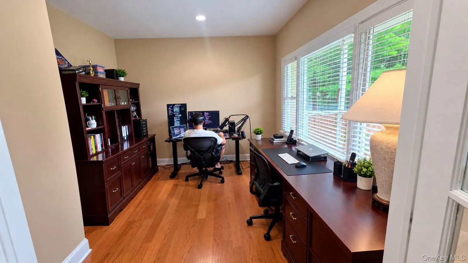 3 Cleveland Street, Smithtown, NY, 5 Bedrooms Bedrooms, 8 Rooms Rooms,3 BathroomsBathrooms,Residential Lease,For Rent,Cleveland,0,1056016 3 Cleveland Street, Smithtown, NY, 5 Bedrooms Bedrooms, 8 Rooms Rooms,3 BathroomsBathrooms,Residential Lease,For Rent,Cleveland,0,1056016