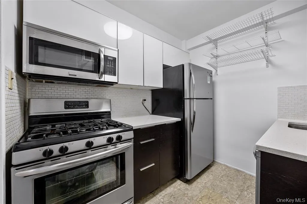 142-05 Roosevelt Avenue, New York, NY, 2 Rooms Rooms,1 BathroomBathrooms,Residential,For Rent,Roosevelt,0,1056022 142-05 Roosevelt Avenue, New York, NY, 2 Rooms Rooms,1 BathroomBathrooms,Residential,For Rent,Roosevelt,0,1056022