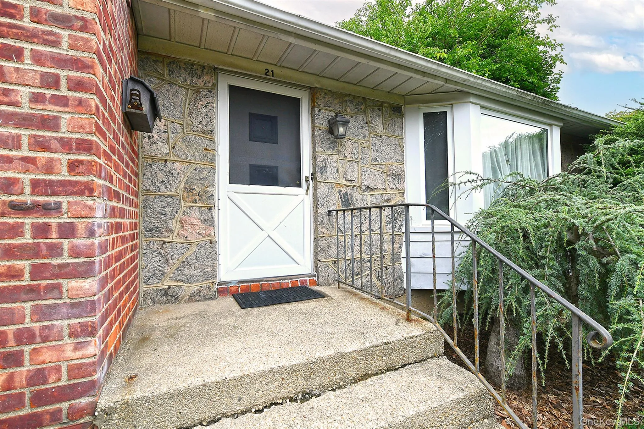 21 Goldfield Street, Huntington, NY, 3 Bedrooms Bedrooms, 7 Rooms Rooms,2 BathroomsBathrooms,Residential,For Rent,Goldfield,0,1056023 21 Goldfield Street, Huntington, NY, 3 Bedrooms Bedrooms, 7 Rooms Rooms,2 BathroomsBathrooms,Residential,For Rent,Goldfield,0,1056023