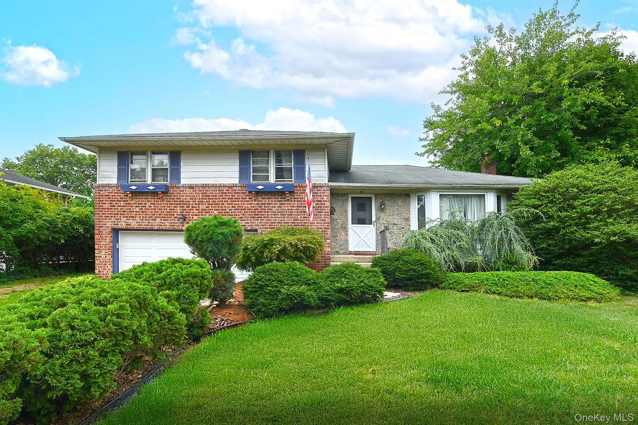 21 Goldfield Street, Huntington, NY, 3 Bedrooms Bedrooms, 7 Rooms Rooms,2 BathroomsBathrooms,Residential,For Rent,Goldfield,0,1056023 21 Goldfield Street, Huntington, NY, 3 Bedrooms Bedrooms, 7 Rooms Rooms,2 BathroomsBathrooms,Residential,For Rent,Goldfield,0,1056023