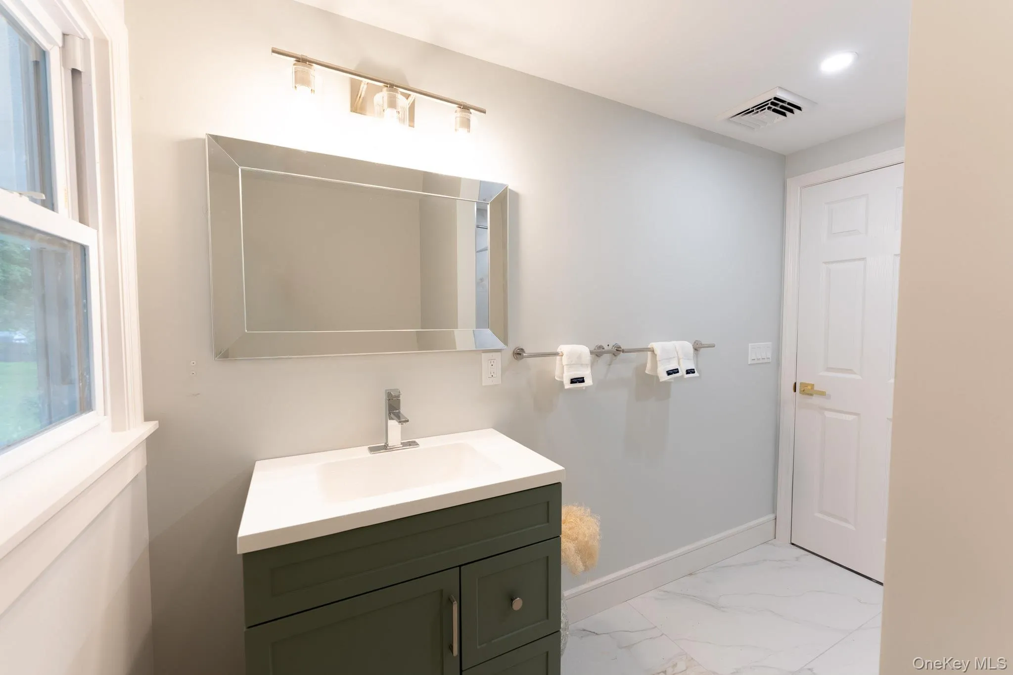 16 Forest Avenue, Cortlandt, NY, 3 Bedrooms Bedrooms, 7 Rooms Rooms,2 BathroomsBathrooms,Residential,For Rent,Forest,0,1056025 16 Forest Avenue, Cortlandt, NY, 3 Bedrooms Bedrooms, 7 Rooms Rooms,2 BathroomsBathrooms,Residential,For Rent,Forest,0,1056025