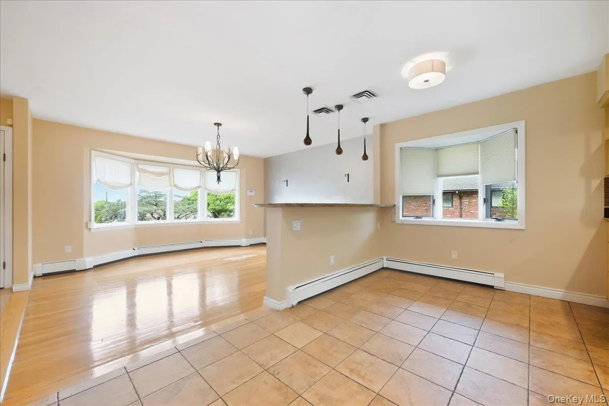 47 Royal Way, North Hempstead, NY, 4 Bedrooms Bedrooms, 8 Rooms Rooms,3 BathroomsBathrooms,Residential,For Rent,Royal,0,1056033 47 Royal Way, North Hempstead, NY, 4 Bedrooms Bedrooms, 8 Rooms Rooms,3 BathroomsBathrooms,Residential,For Rent,Royal,0,1056033
