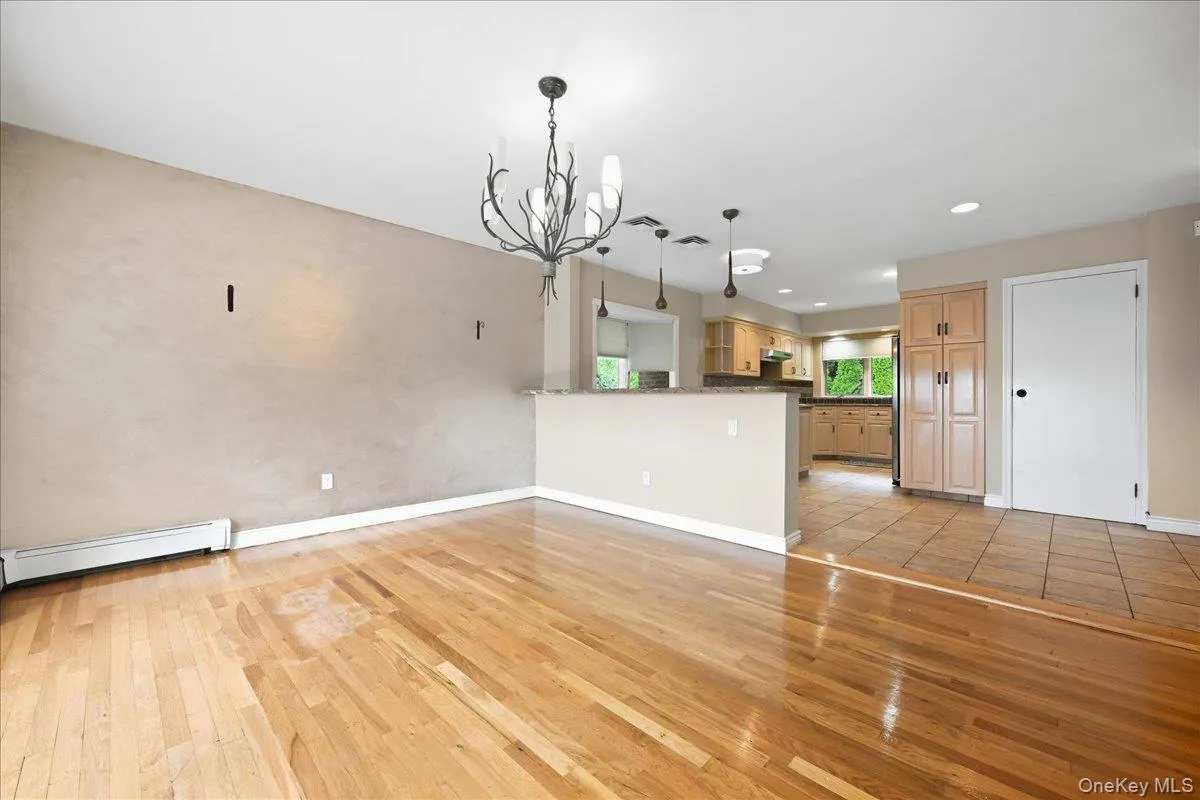 47 Royal Way, North Hempstead, NY, 4 Bedrooms Bedrooms, 8 Rooms Rooms,3 BathroomsBathrooms,Residential,For Rent,Royal,0,1056033 47 Royal Way, North Hempstead, NY, 4 Bedrooms Bedrooms, 8 Rooms Rooms,3 BathroomsBathrooms,Residential,For Rent,Royal,0,1056033