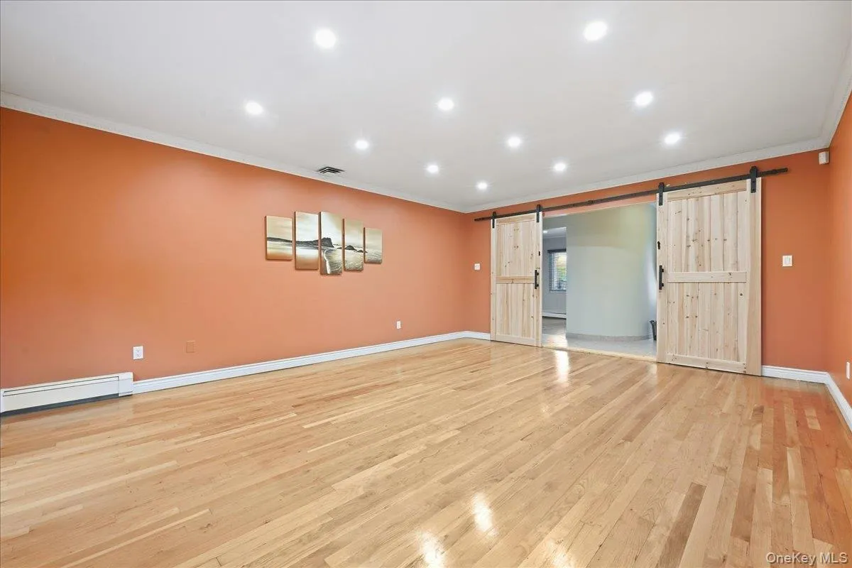 47 Royal Way, North Hempstead, NY, 4 Bedrooms Bedrooms, 8 Rooms Rooms,3 BathroomsBathrooms,Residential,For Rent,Royal,0,1056033 47 Royal Way, North Hempstead, NY, 4 Bedrooms Bedrooms, 8 Rooms Rooms,3 BathroomsBathrooms,Residential,For Rent,Royal,0,1056033