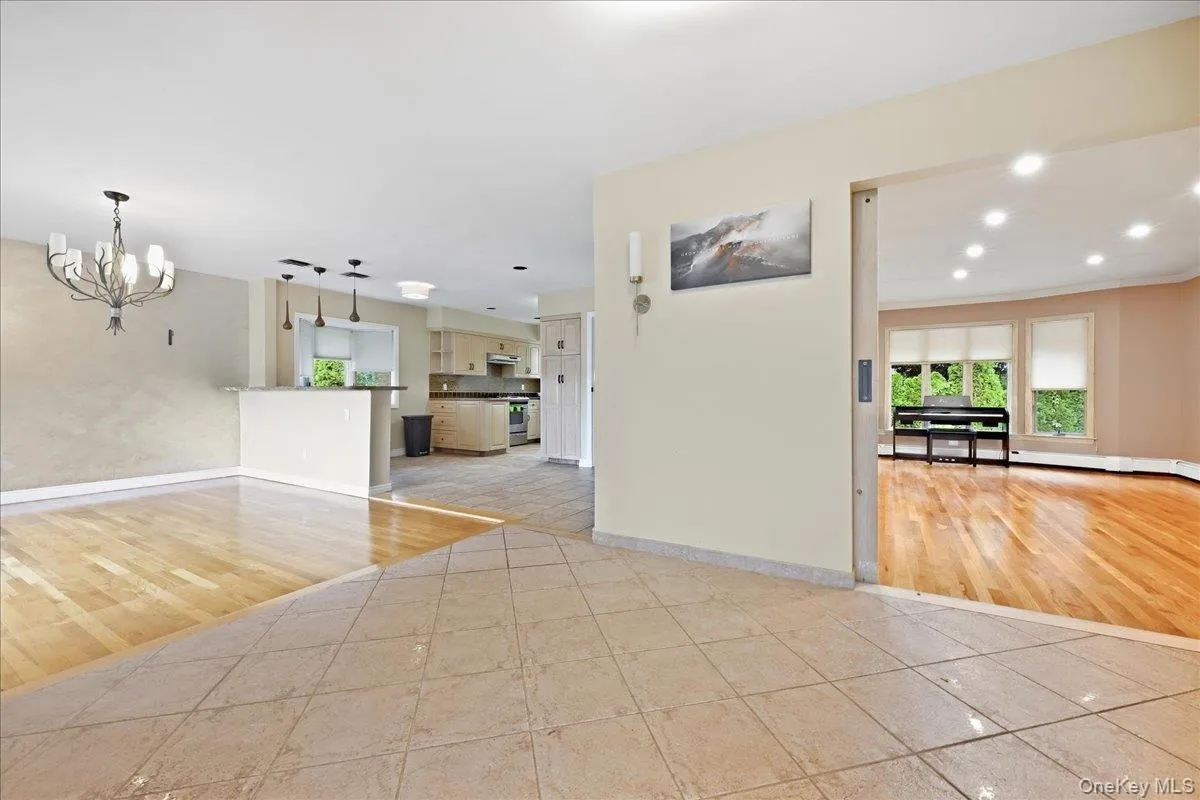 47 Royal Way, North Hempstead, NY, 4 Bedrooms Bedrooms, 8 Rooms Rooms,3 BathroomsBathrooms,Residential,For Rent,Royal,0,1056033 47 Royal Way, North Hempstead, NY, 4 Bedrooms Bedrooms, 8 Rooms Rooms,3 BathroomsBathrooms,Residential,For Rent,Royal,0,1056033