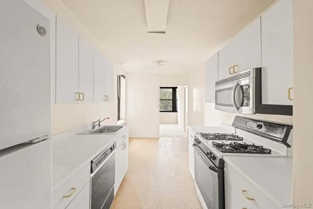 18-75 Corporal Kennedy Street, New York, NY, 1 Bedroom Bedrooms, 3 Rooms Rooms,1 BathroomBathrooms,Residential,For Rent,Corporal Kennedy,0,1056037 18-75 Corporal Kennedy Street, New York, NY, 1 Bedroom Bedrooms, 3 Rooms Rooms,1 BathroomBathrooms,Residential,For Rent,Corporal Kennedy,0,1056037