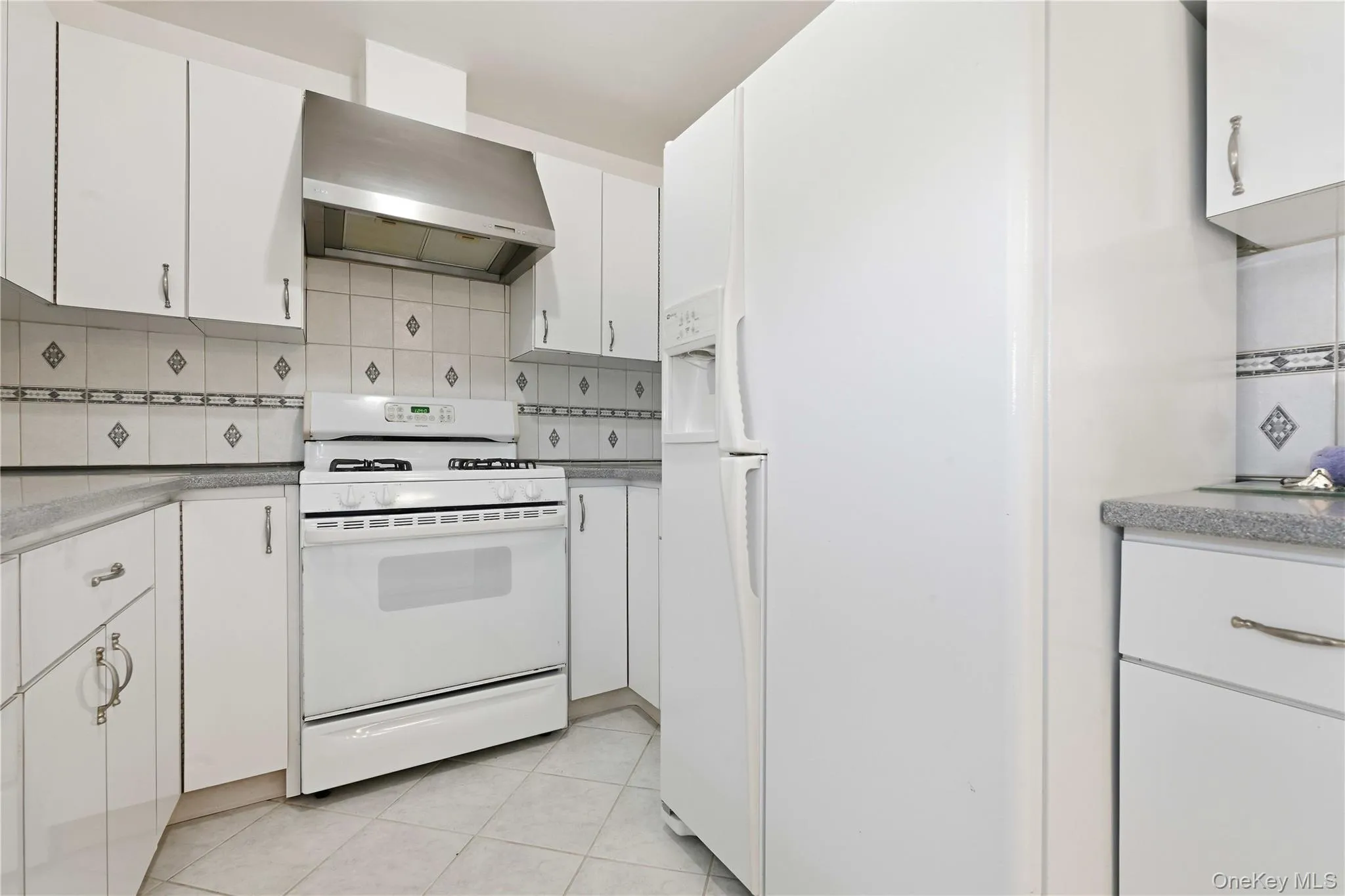 75 Harding Place, Hempstead, NY, 5 Bedrooms Bedrooms, 12 Rooms Rooms,2 BathroomsBathrooms,Residential,For Rent,Harding,0,1056040 75 Harding Place, Hempstead, NY, 5 Bedrooms Bedrooms, 12 Rooms Rooms,2 BathroomsBathrooms,Residential,For Rent,Harding,0,1056040