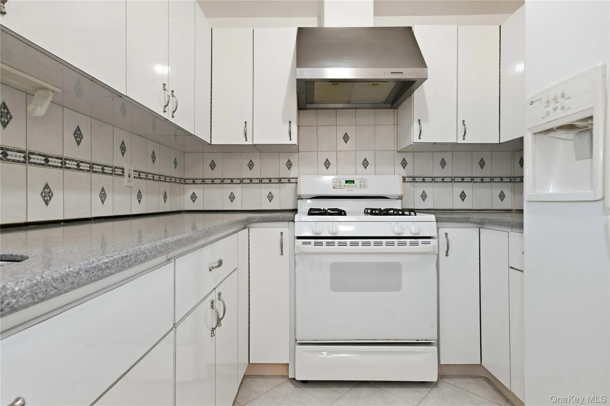 75 Harding Place, Hempstead, NY, 5 Bedrooms Bedrooms, 12 Rooms Rooms,2 BathroomsBathrooms,Residential,For Rent,Harding,0,1056040 75 Harding Place, Hempstead, NY, 5 Bedrooms Bedrooms, 12 Rooms Rooms,2 BathroomsBathrooms,Residential,For Rent,Harding,0,1056040