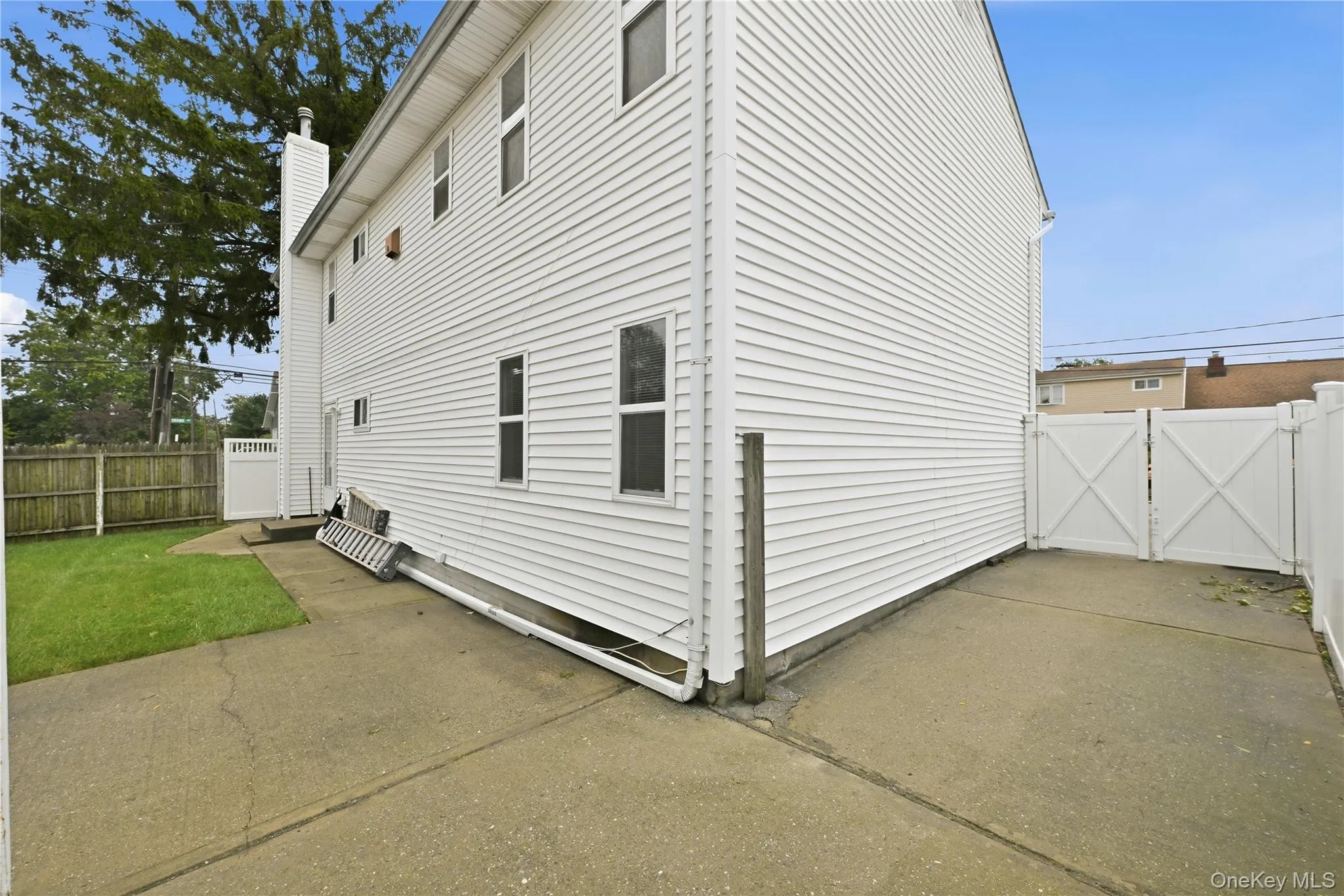75 Harding Place, Hempstead, NY, 5 Bedrooms Bedrooms, 12 Rooms Rooms,2 BathroomsBathrooms,Residential,For Rent,Harding,0,1056040 75 Harding Place, Hempstead, NY, 5 Bedrooms Bedrooms, 12 Rooms Rooms,2 BathroomsBathrooms,Residential,For Rent,Harding,0,1056040