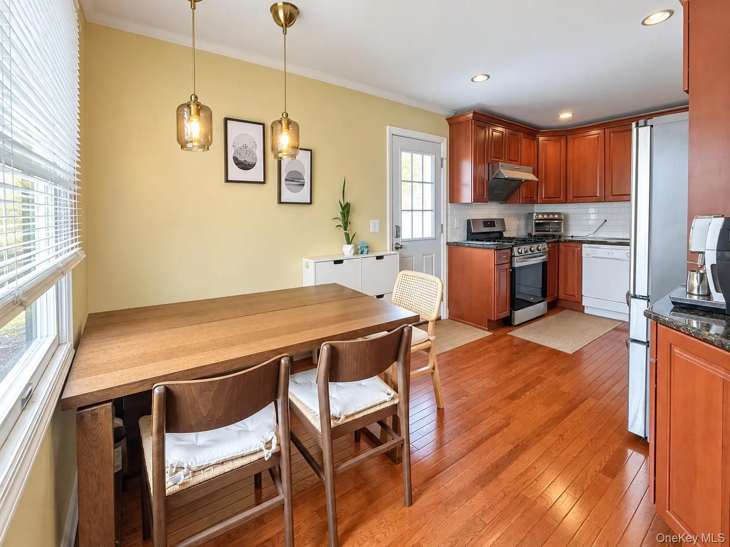 145 Westbury Avenue, North Hempstead, NY, 4 Bedrooms Bedrooms, 6 Rooms Rooms,2 BathroomsBathrooms,Residential,For Rent,Westbury,0,1056054 145 Westbury Avenue, North Hempstead, NY, 4 Bedrooms Bedrooms, 6 Rooms Rooms,2 BathroomsBathrooms,Residential,For Rent,Westbury,0,1056054