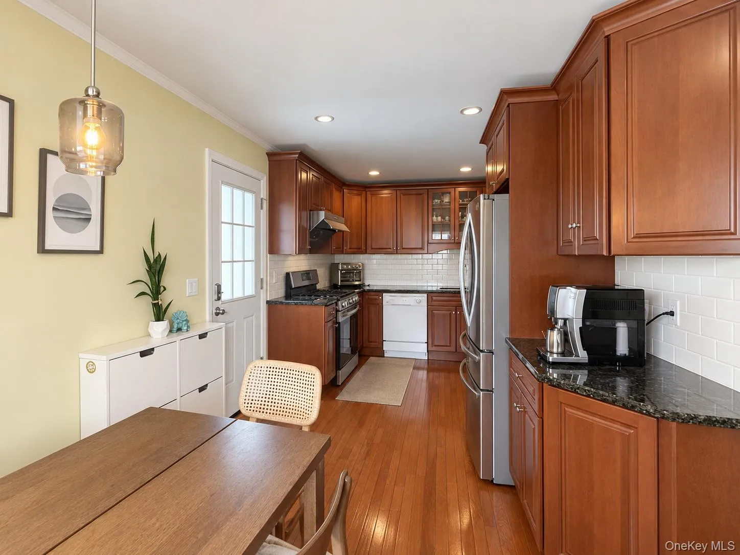 145 Westbury Avenue, North Hempstead, NY, 4 Bedrooms Bedrooms, 6 Rooms Rooms,2 BathroomsBathrooms,Residential,For Rent,Westbury,0,1056054 145 Westbury Avenue, North Hempstead, NY, 4 Bedrooms Bedrooms, 6 Rooms Rooms,2 BathroomsBathrooms,Residential,For Rent,Westbury,0,1056054