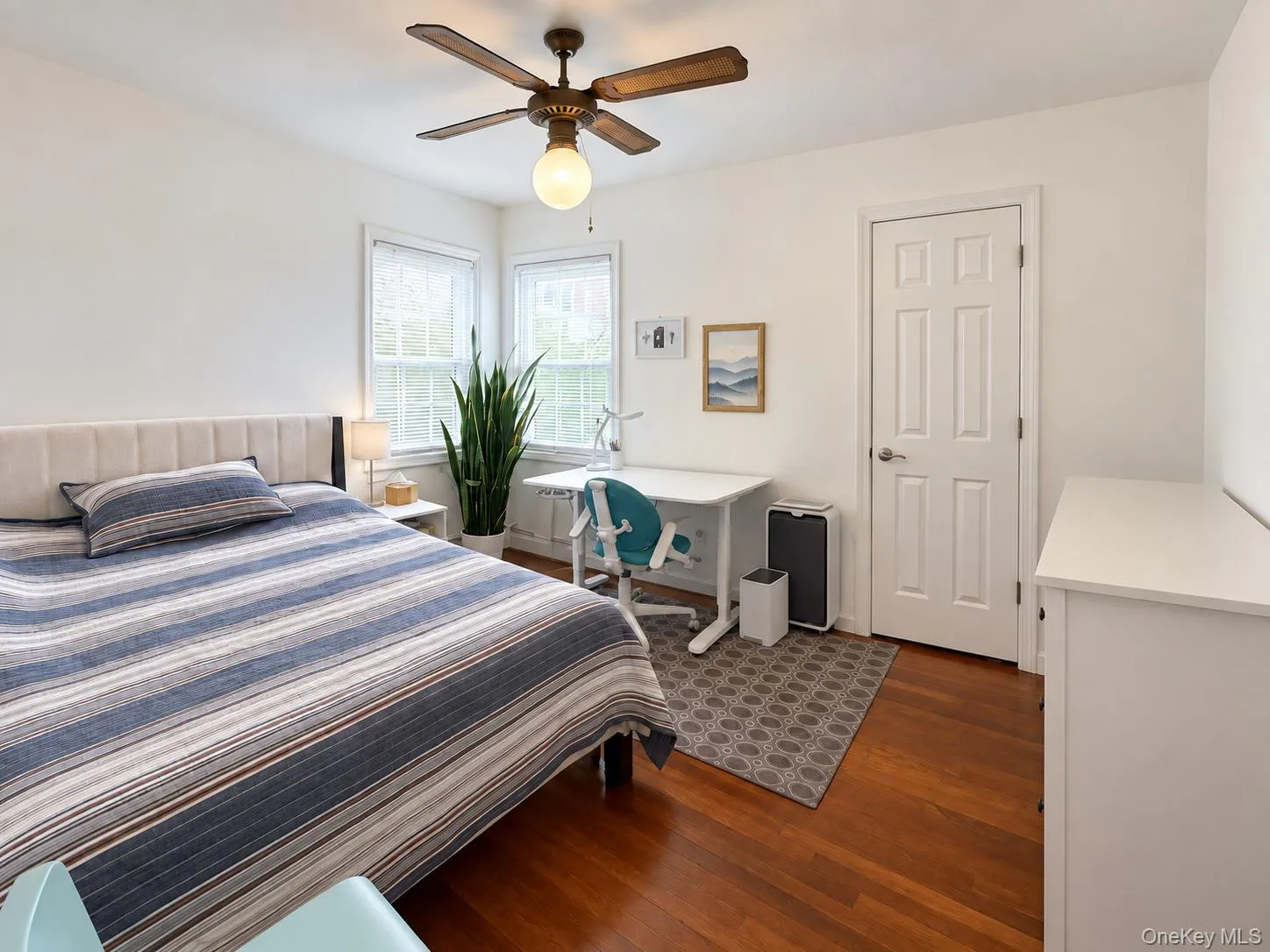 145 Westbury Avenue, North Hempstead, NY, 4 Bedrooms Bedrooms, 6 Rooms Rooms,2 BathroomsBathrooms,Residential,For Rent,Westbury,0,1056054 145 Westbury Avenue, North Hempstead, NY, 4 Bedrooms Bedrooms, 6 Rooms Rooms,2 BathroomsBathrooms,Residential,For Rent,Westbury,0,1056054