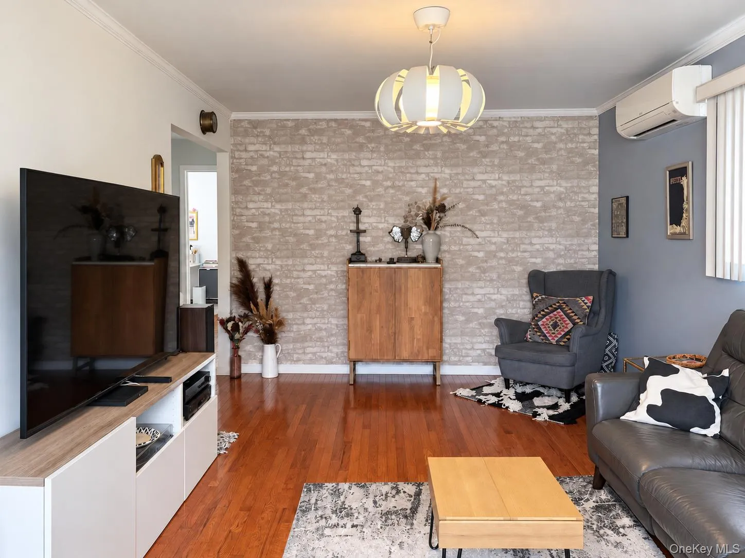 145 Westbury Avenue, North Hempstead, NY, 4 Bedrooms Bedrooms, 6 Rooms Rooms,2 BathroomsBathrooms,Residential,For Rent,Westbury,0,1056054 145 Westbury Avenue, North Hempstead, NY, 4 Bedrooms Bedrooms, 6 Rooms Rooms,2 BathroomsBathrooms,Residential,For Rent,Westbury,0,1056054