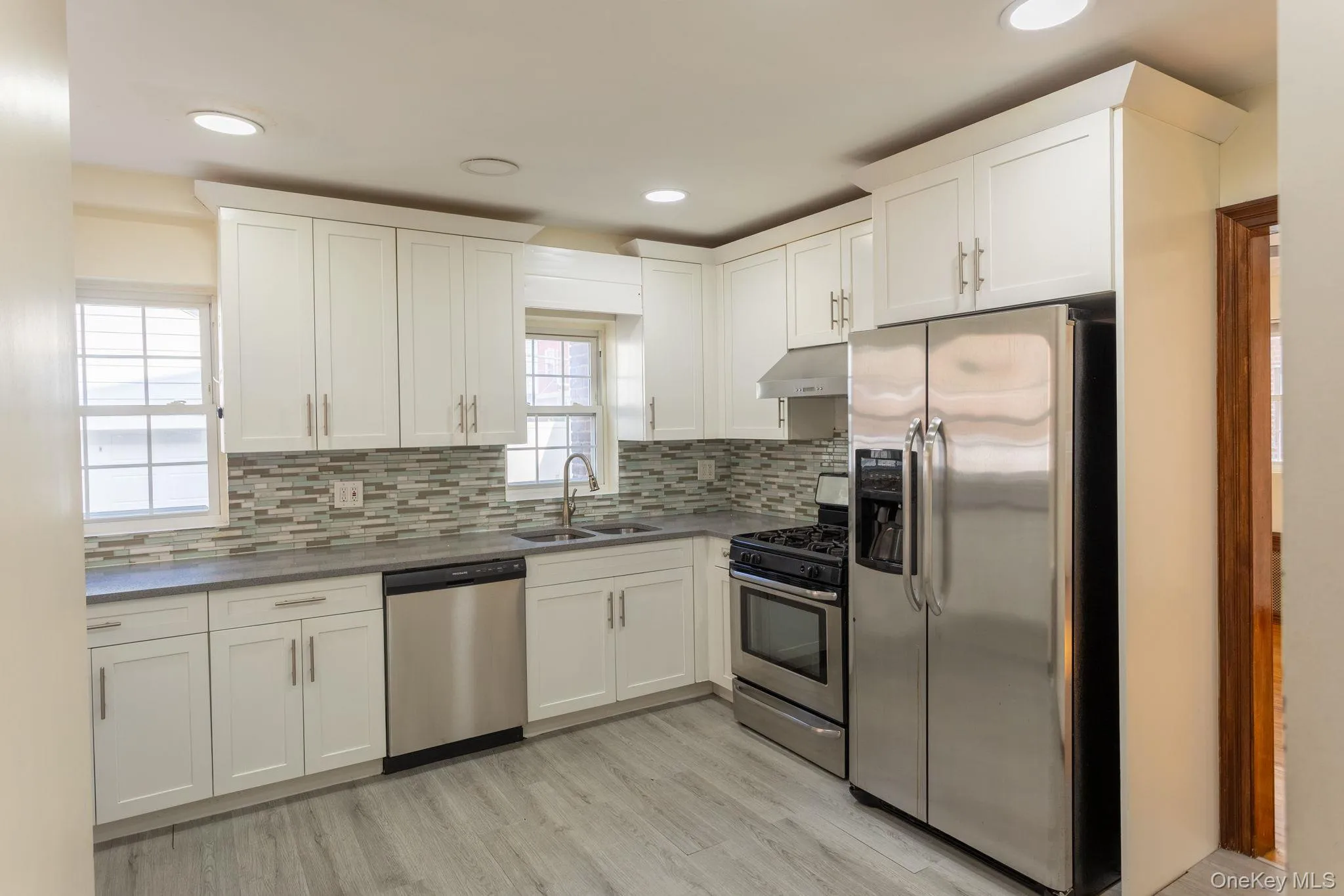 73-35 189th Street, New York, NY, 3 Bedrooms Bedrooms, 9 Rooms Rooms,1 BathroomBathrooms,Residential,For Rent,189th,0,1056057 73-35 189th Street, New York, NY, 3 Bedrooms Bedrooms, 9 Rooms Rooms,1 BathroomBathrooms,Residential,For Rent,189th,0,1056057
