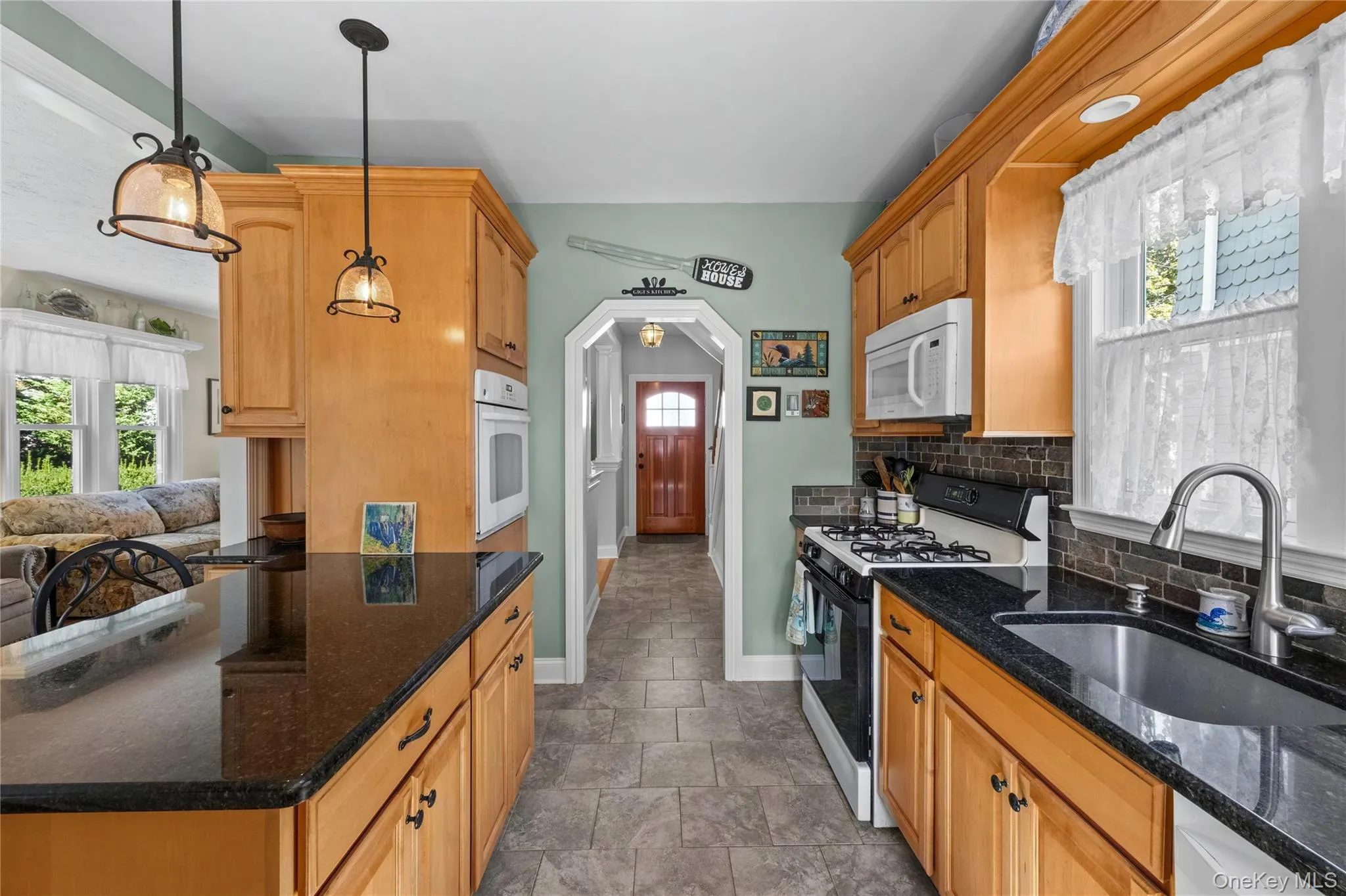 19 Willow Place, Oyster Bay, NY, 3 Bedrooms Bedrooms, 7 Rooms Rooms,1 BathroomBathrooms,Residential,For Rent,Willow,0,1056065 19 Willow Place, Oyster Bay, NY, 3 Bedrooms Bedrooms, 7 Rooms Rooms,1 BathroomBathrooms,Residential,For Rent,Willow,0,1056065