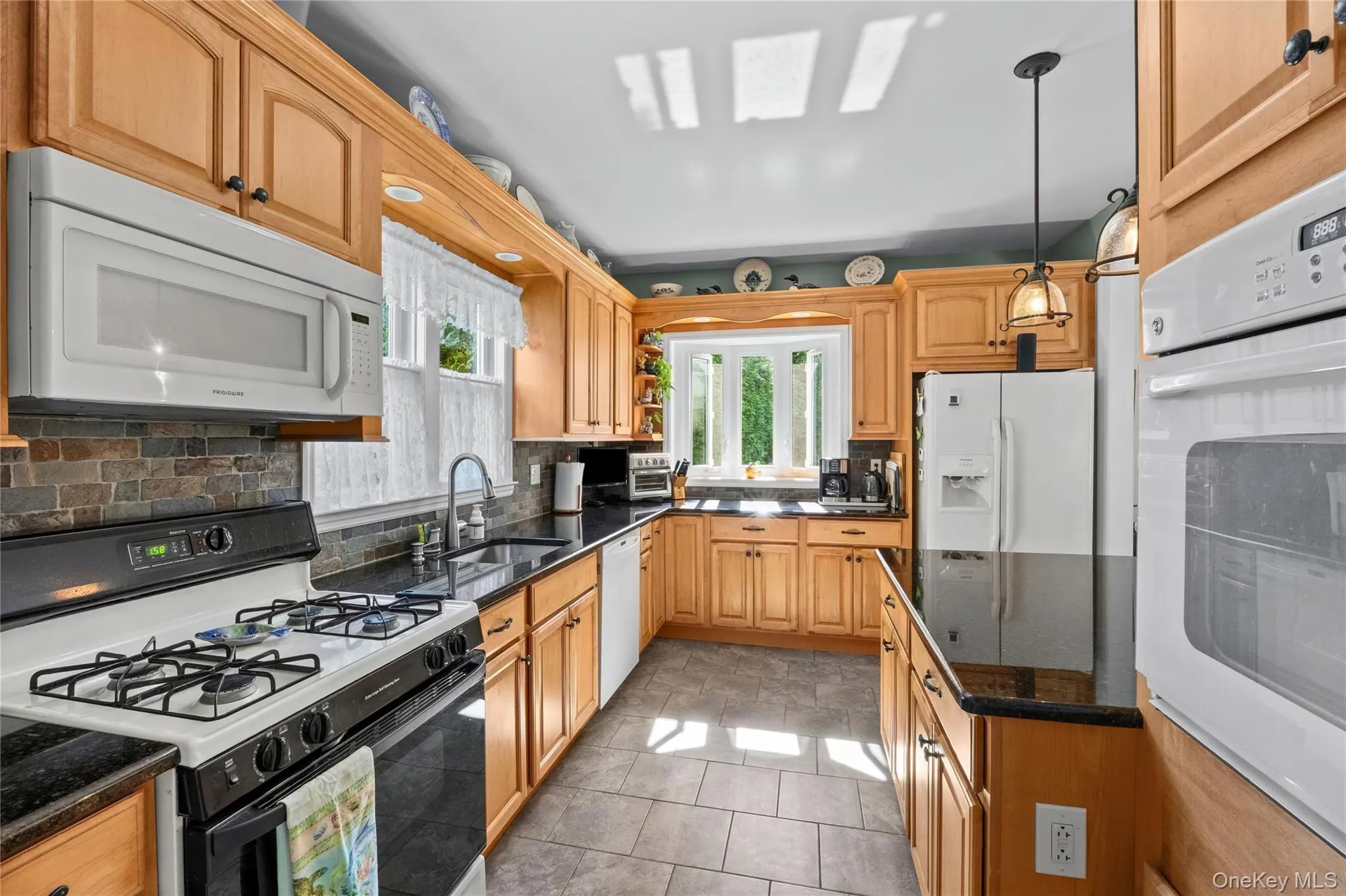 19 Willow Place, Oyster Bay, NY, 3 Bedrooms Bedrooms, 7 Rooms Rooms,1 BathroomBathrooms,Residential,For Rent,Willow,0,1056065 19 Willow Place, Oyster Bay, NY, 3 Bedrooms Bedrooms, 7 Rooms Rooms,1 BathroomBathrooms,Residential,For Rent,Willow,0,1056065