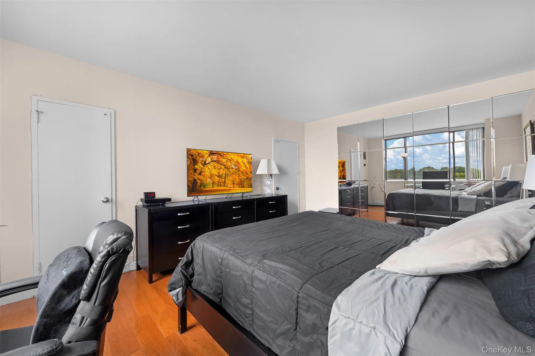 269-10 Grand Central Parkway, New York, NY, 1 Bedroom Bedrooms, 3 Rooms Rooms,1 BathroomBathrooms,Residential,For Rent,Grand Central,0,1056067 269-10 Grand Central Parkway, New York, NY, 1 Bedroom Bedrooms, 3 Rooms Rooms,1 BathroomBathrooms,Residential,For Rent,Grand Central,0,1056067