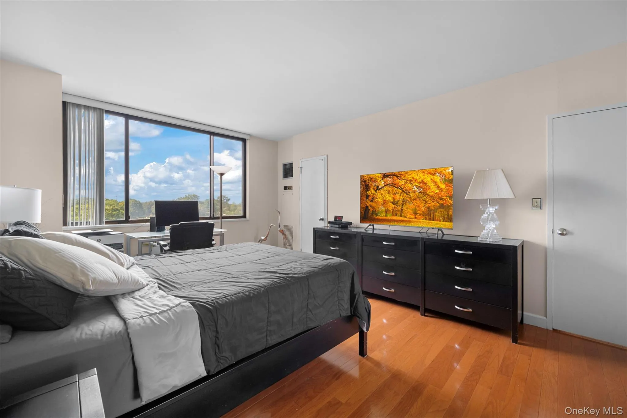 269-10 Grand Central Parkway, New York, NY, 1 Bedroom Bedrooms, 3 Rooms Rooms,1 BathroomBathrooms,Residential,For Rent,Grand Central,0,1056067 269-10 Grand Central Parkway, New York, NY, 1 Bedroom Bedrooms, 3 Rooms Rooms,1 BathroomBathrooms,Residential,For Rent,Grand Central,0,1056067