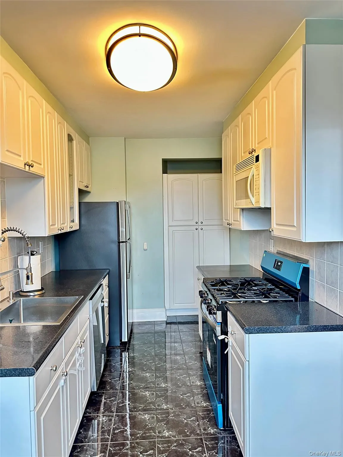 68-36 Burns, New York, NY, 1 Bedroom Bedrooms, 3 Rooms Rooms,1 BathroomBathrooms,Residential,For Rent,Burns,0,1056074 68-36 Burns, New York, NY, 1 Bedroom Bedrooms, 3 Rooms Rooms,1 BathroomBathrooms,Residential,For Rent,Burns,0,1056074