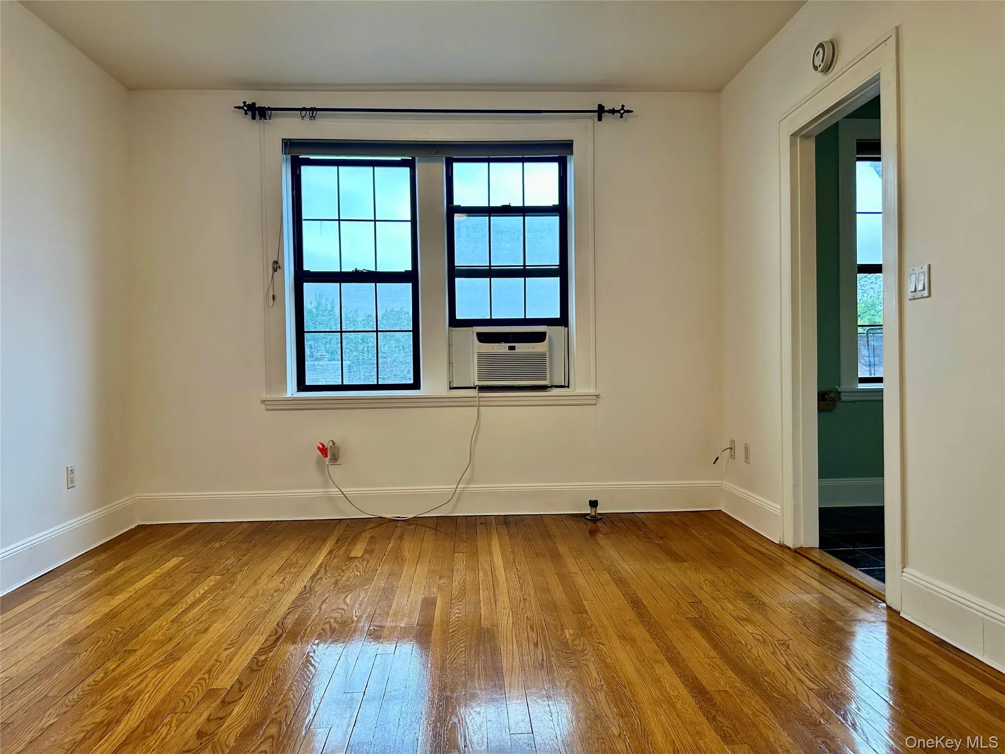 68-36 Burns, New York, NY, 1 Bedroom Bedrooms, 3 Rooms Rooms,1 BathroomBathrooms,Residential,For Rent,Burns,0,1056074 68-36 Burns, New York, NY, 1 Bedroom Bedrooms, 3 Rooms Rooms,1 BathroomBathrooms,Residential,For Rent,Burns,0,1056074