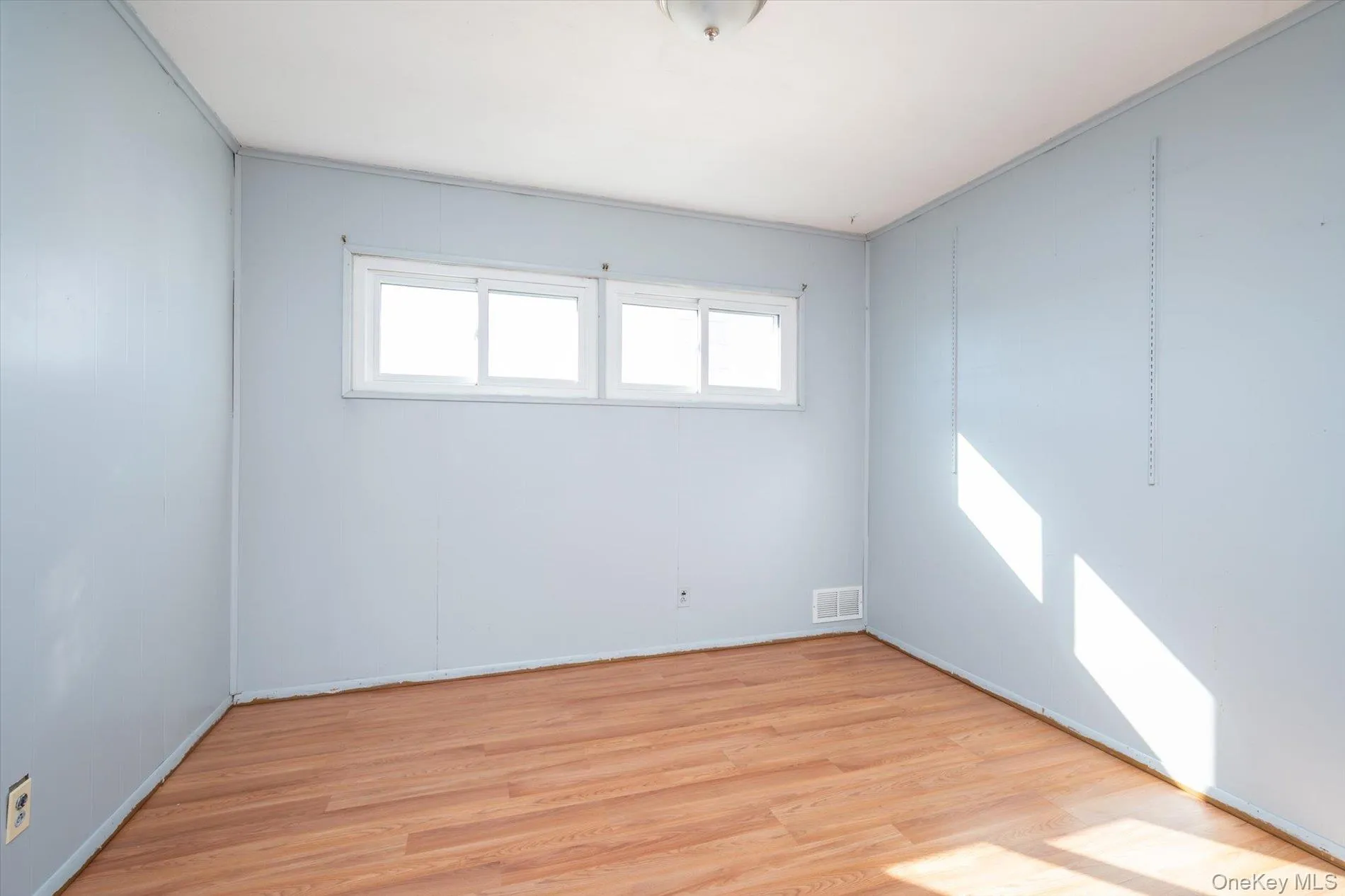 46 Hunter Lane, Oyster Bay, NY, 3 Bedrooms Bedrooms, 6 Rooms Rooms,2 BathroomsBathrooms,Residential,For Rent,Hunter,0,1056081 46 Hunter Lane, Oyster Bay, NY, 3 Bedrooms Bedrooms, 6 Rooms Rooms,2 BathroomsBathrooms,Residential,For Rent,Hunter,0,1056081