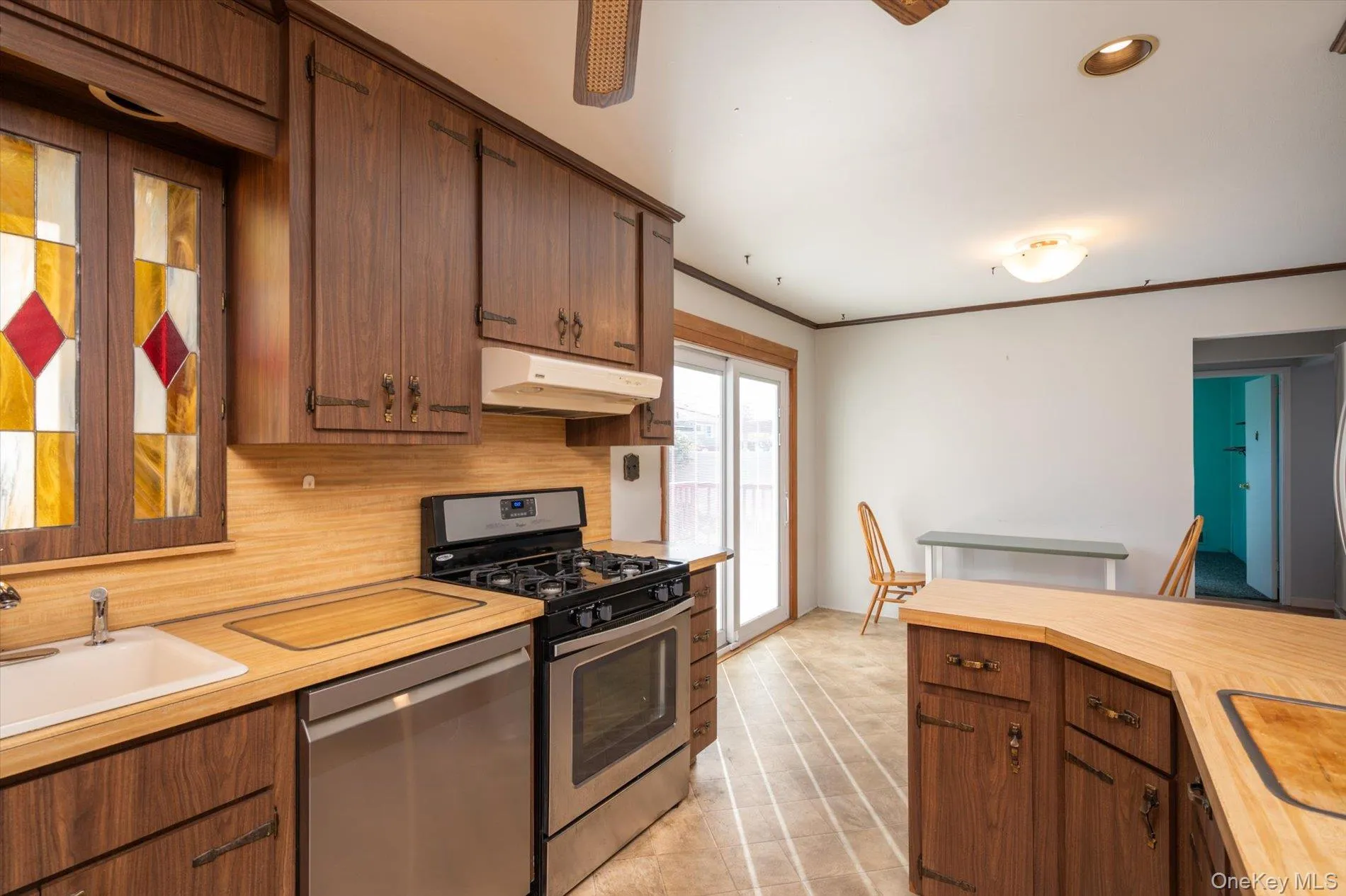 46 Hunter Lane, Oyster Bay, NY, 3 Bedrooms Bedrooms, 6 Rooms Rooms,2 BathroomsBathrooms,Residential,For Rent,Hunter,0,1056081 46 Hunter Lane, Oyster Bay, NY, 3 Bedrooms Bedrooms, 6 Rooms Rooms,2 BathroomsBathrooms,Residential,For Rent,Hunter,0,1056081