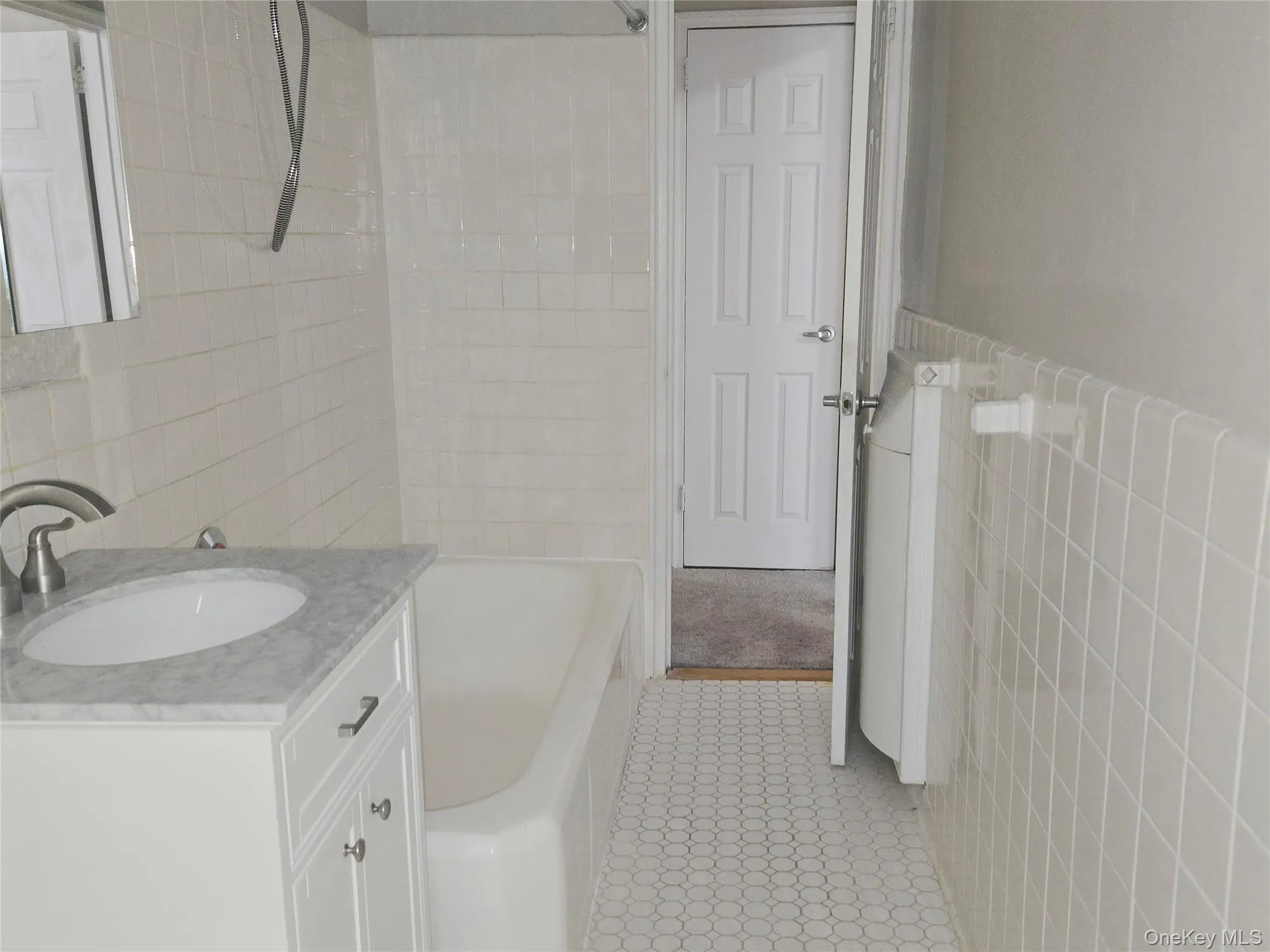 55 190th Street, New York, NY, 1 Bedroom Bedrooms, 4 Rooms Rooms,1 BathroomBathrooms,Residential,For Rent,190th,0,1056092 55 190th Street, New York, NY, 1 Bedroom Bedrooms, 4 Rooms Rooms,1 BathroomBathrooms,Residential,For Rent,190th,0,1056092
